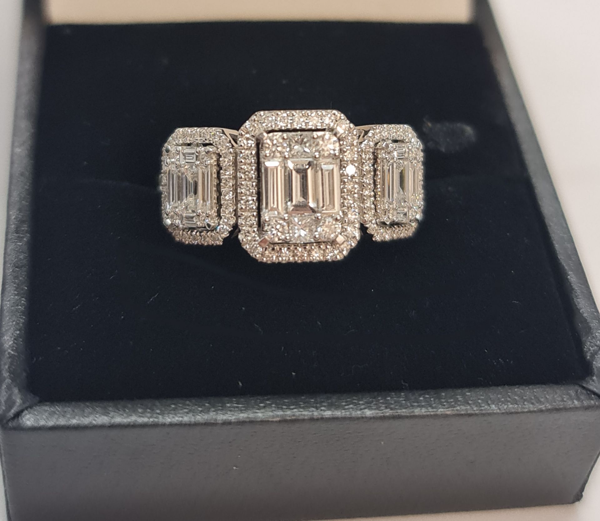 + VAT Superb 18ct White Gold Diamond Cluster Ring Set With Large Central Baguette Diamonds Framed - Image 2 of 2