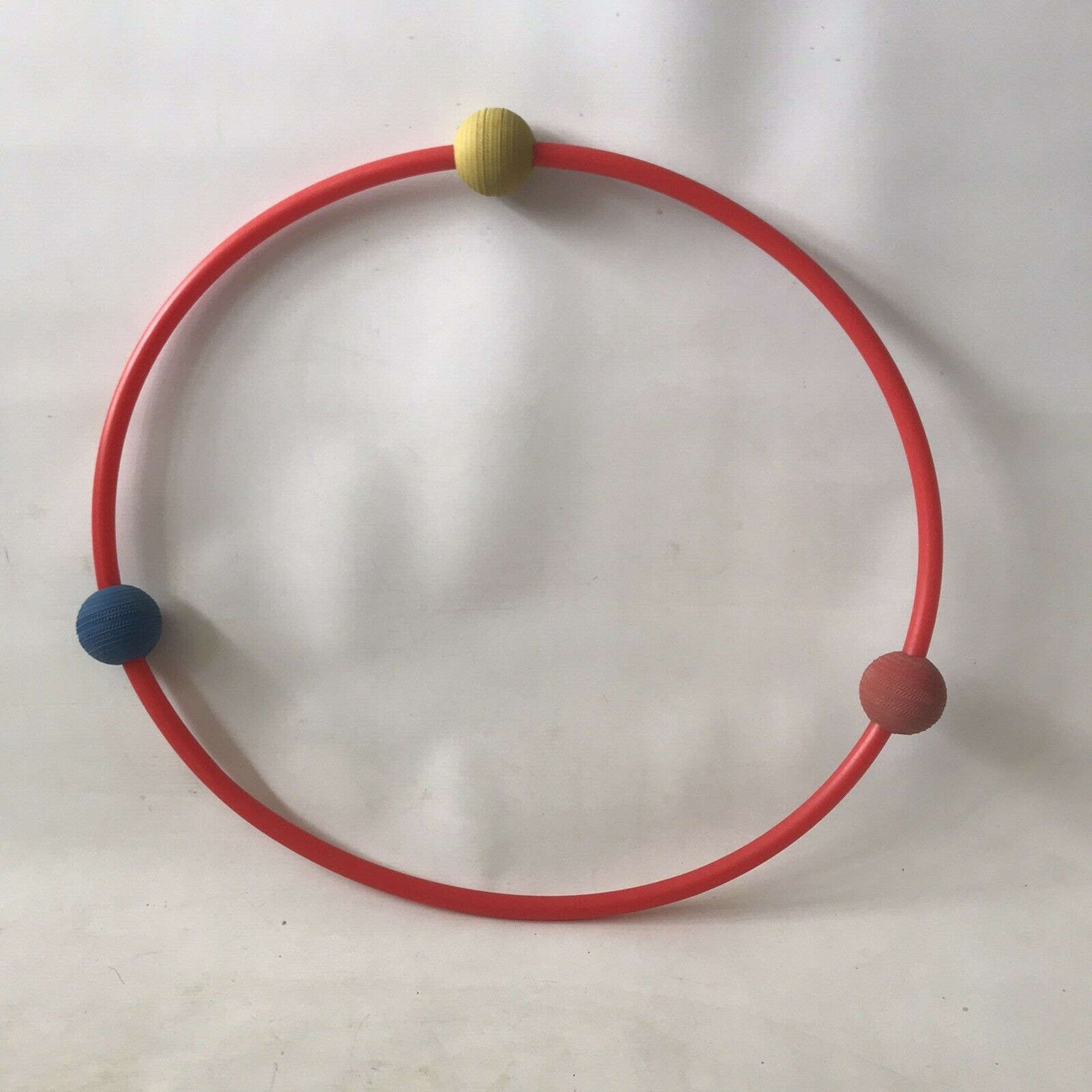 + VAT Grade A A Lot Of Five Fitness Hula Hoops With 3 Massaging Toning & 6 Red Hula Hoops