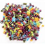 + VAT Grade A A Lot Of Four Packs Of 1000 Striped Straw Beads