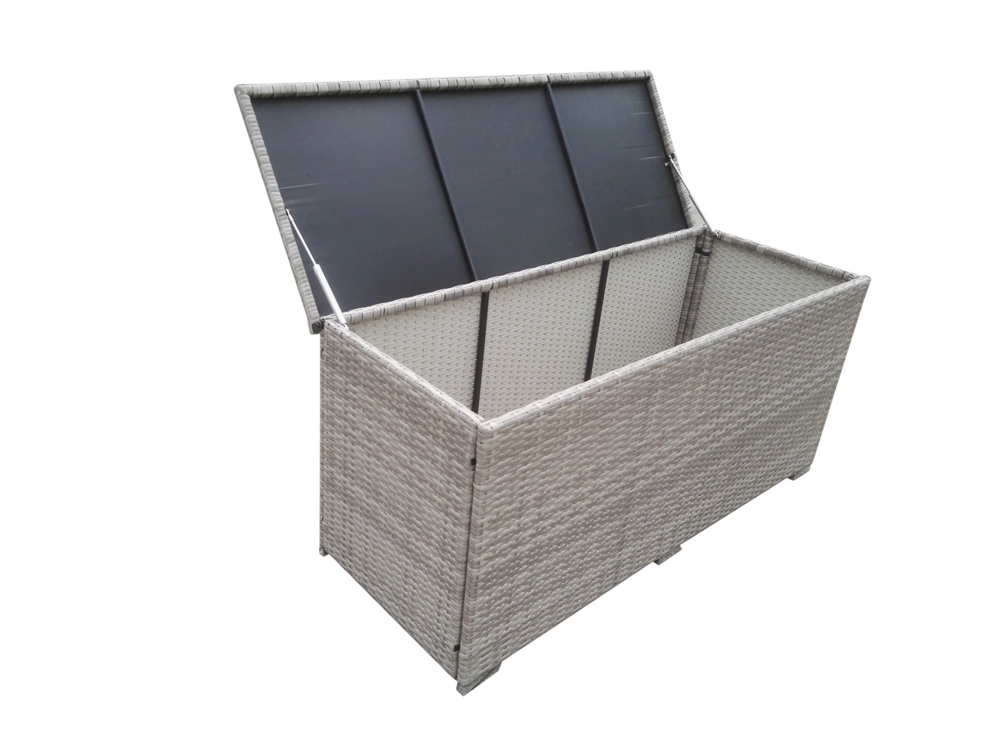 + VAT Brand New Chelsea Garden Company Steel Frame Rattan Storage Box - Item Is Available From