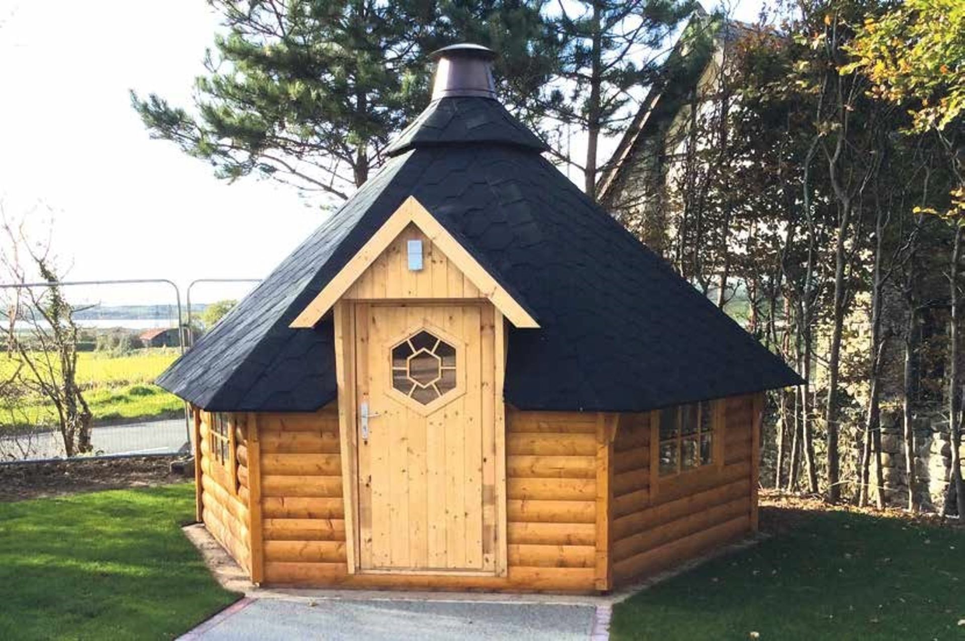 Brand New Spruce BBQ Hut 12mm Sq