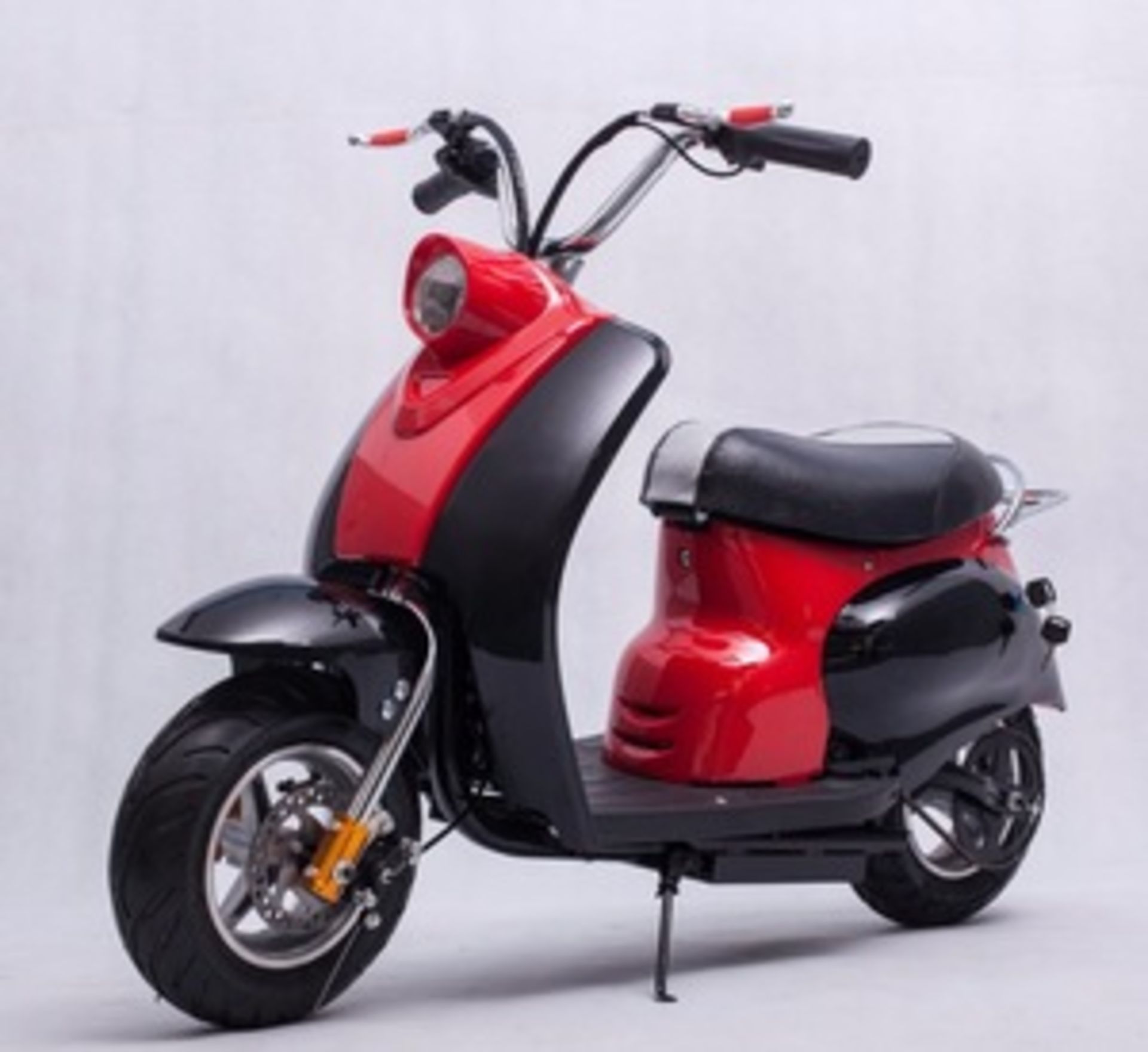 + VAT Brand New Electric Vespa Style Scooter - 250W Motor - 24V 12a Battery - 6.5 Inch Tyres -