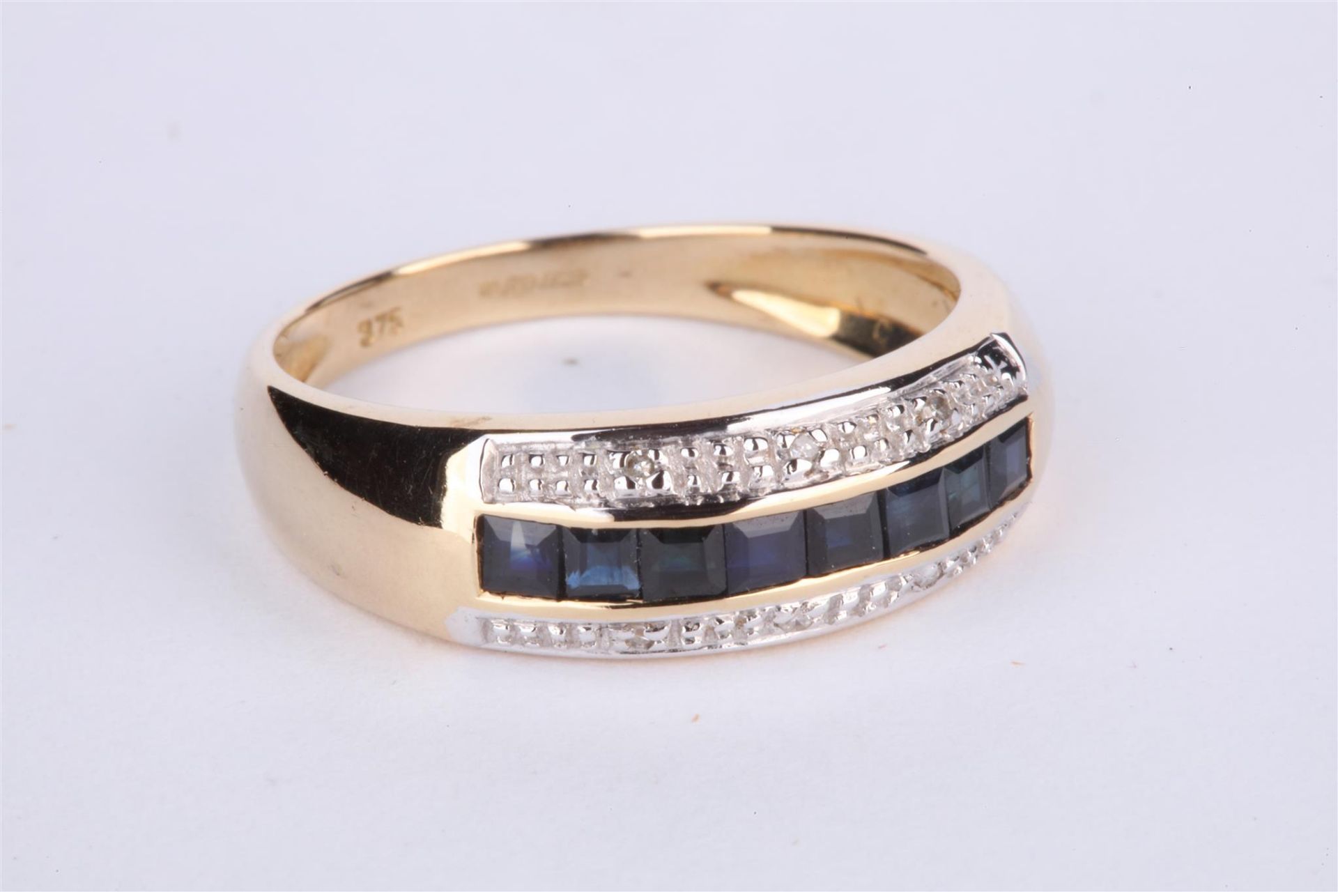 + VAT Ladies Gold Obsidian and Diamond Ring