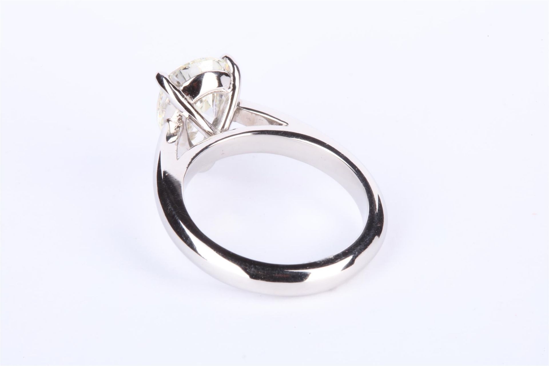 + VAT Stunning Ladies 18ct White Gold 3.28CT Tear Drop Diamond Ring (Heavy Mount) - Image 2 of 4