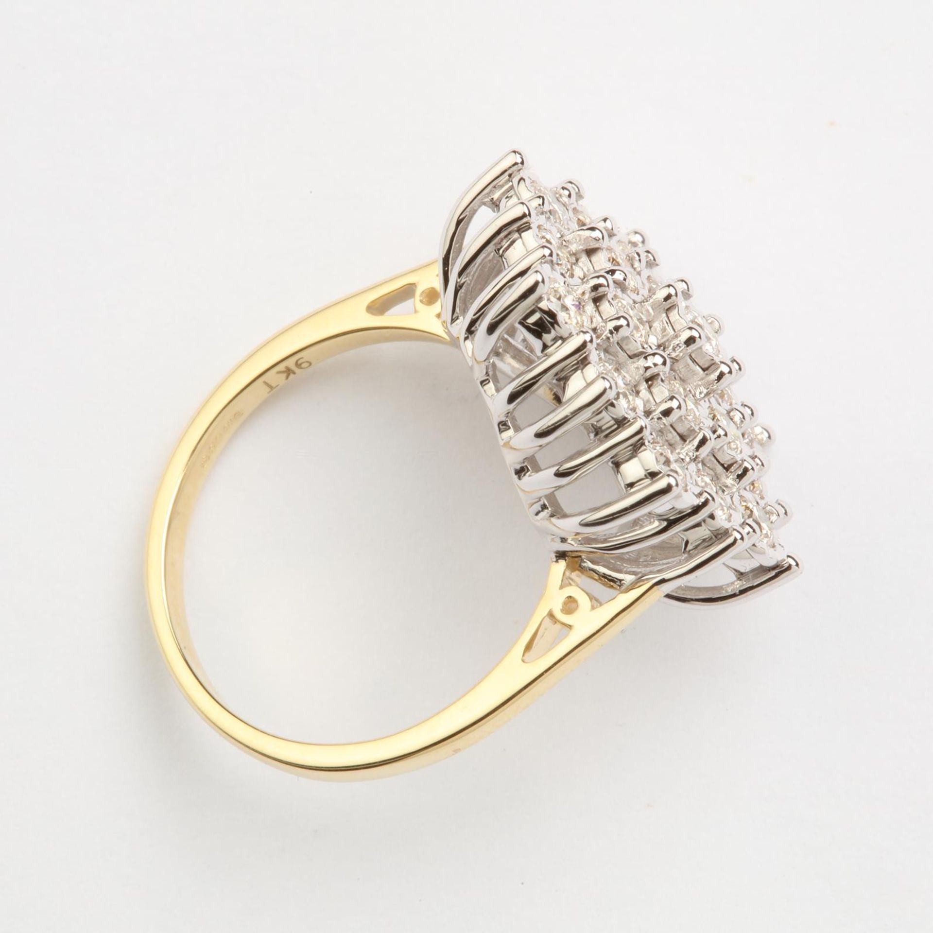 + VAT Ladies 9ct Yellow Gold 1CT Diamond Cluster Ring - Diamonds Set In White Gold - Image 3 of 3