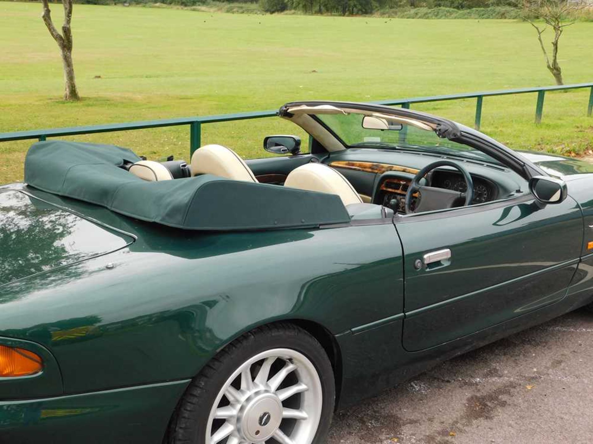 1998 Aston Martin DB7 Volante Prestige British tourer benefitting low miles & ownership - Image 7 of 19