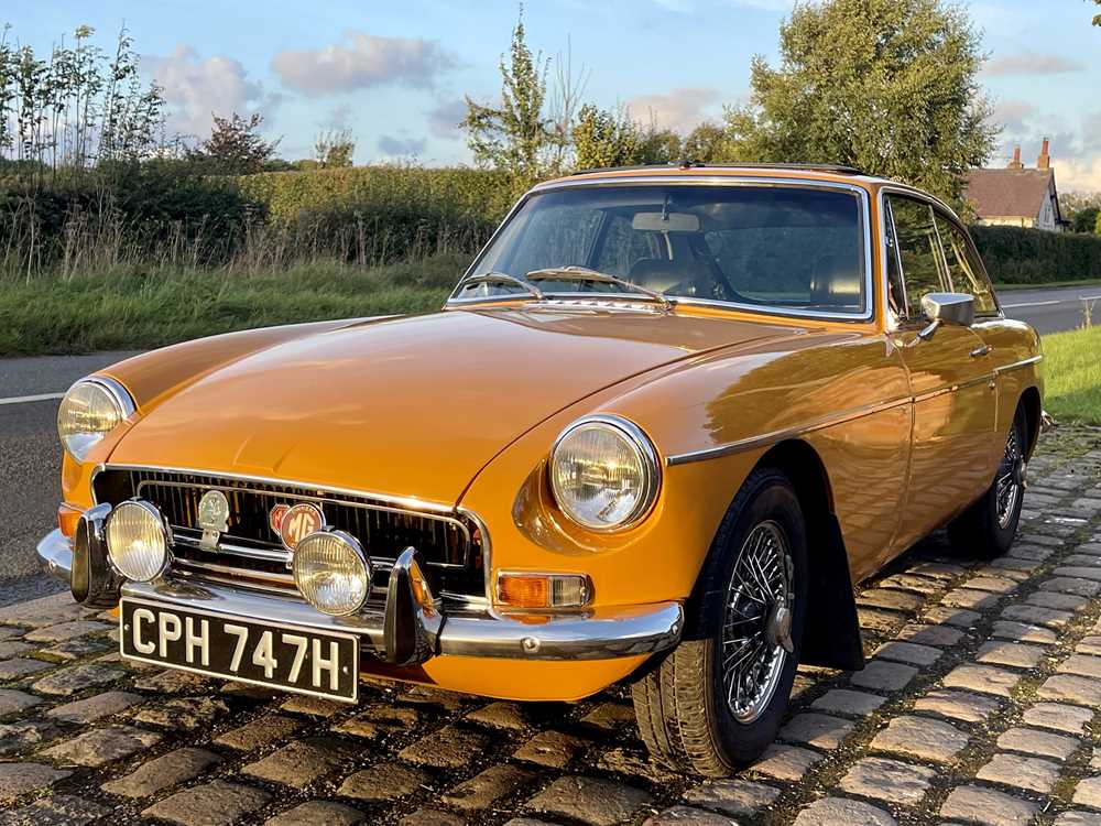 1970 MGB GT 53,700 miles and just five former keepers from new - Image 5 of 31