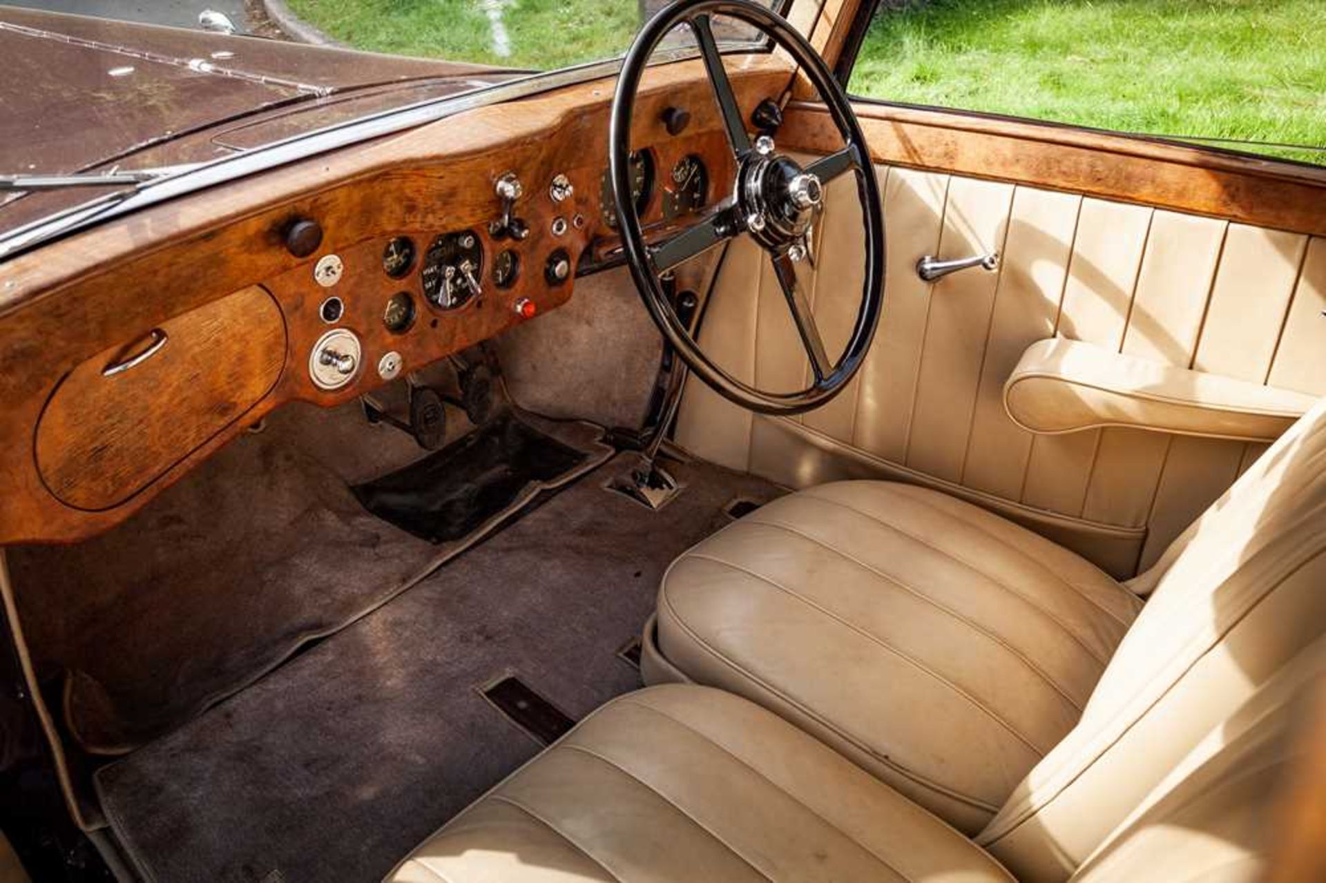 1937 Bentley 4.25 Litre Pillarless Sports Saloon Coachwork by Vanden Plas - Bild 33 aus 62