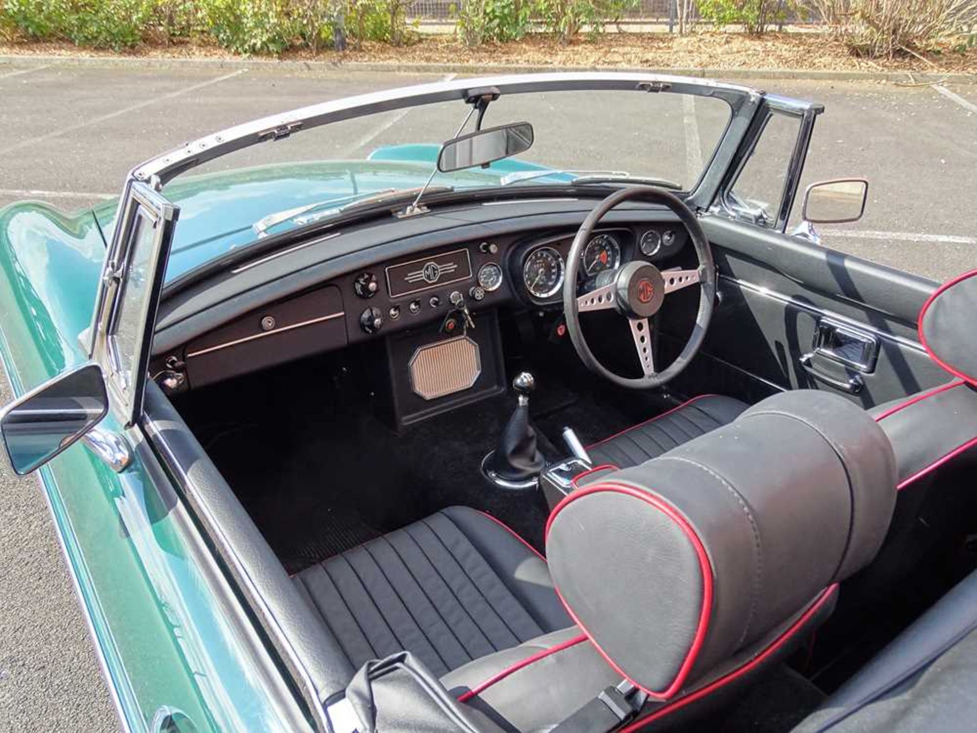 1971 MG B Roadster Restored at a cost of c.£33,000 - Image 8 of 43