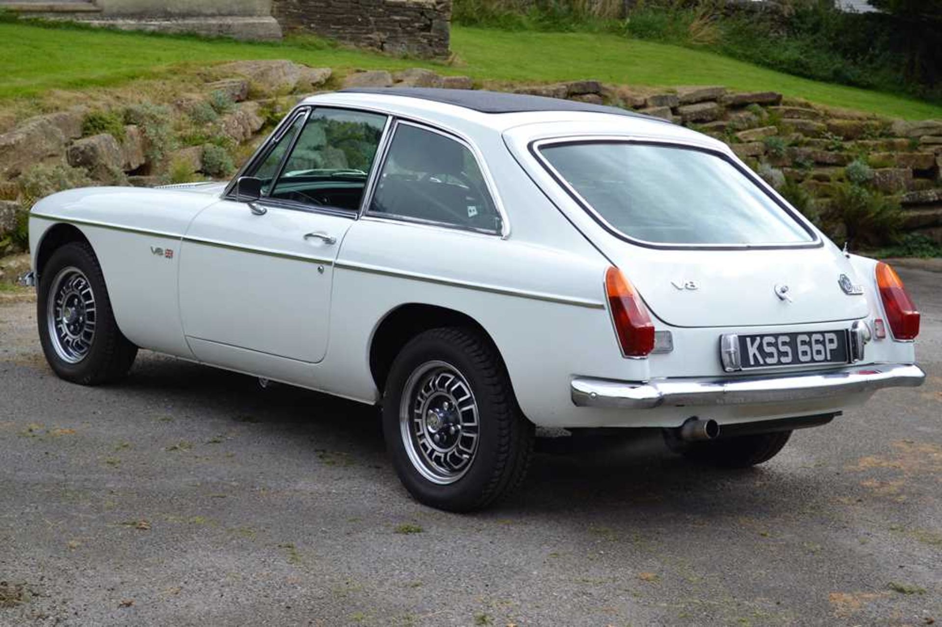 1975 MG B GT V8 Genuine Factory V8 Example - Image 14 of 50