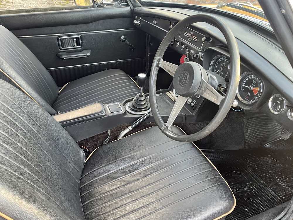 1970 MGB GT 53,700 miles and just five former keepers from new - Image 11 of 31