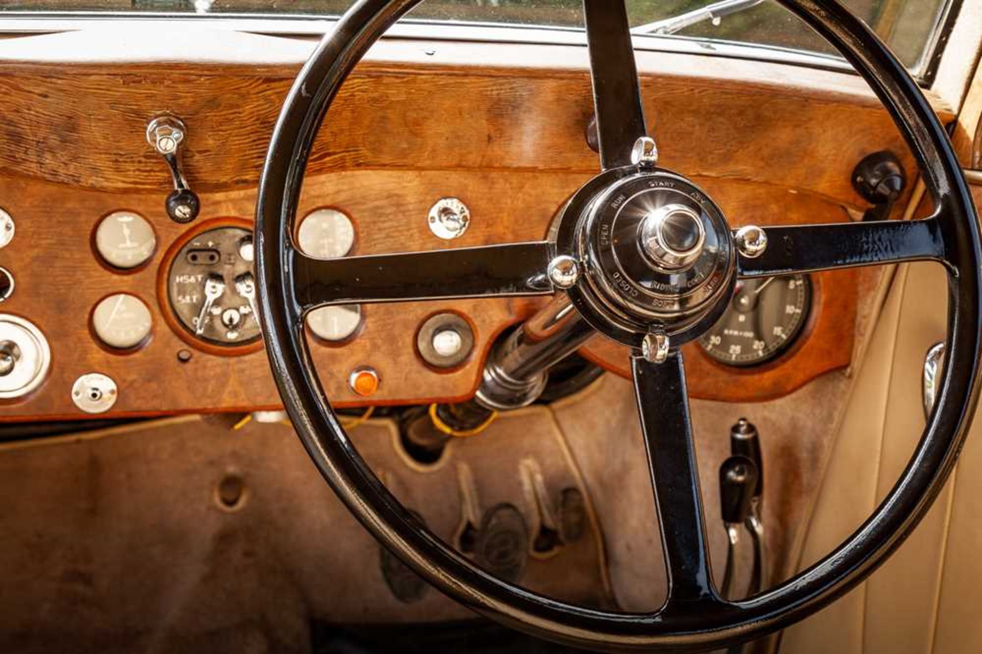 1937 Bentley 4.25 Litre Pillarless Sports Saloon Coachwork by Vanden Plas - Bild 30 aus 62
