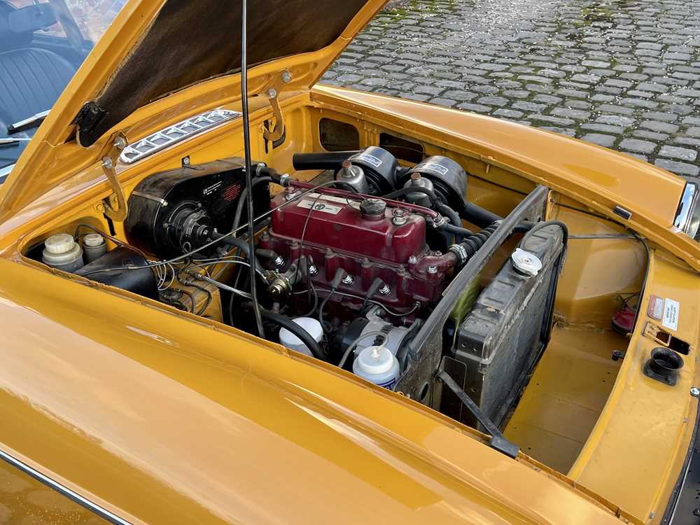 1970 MGB GT 53,700 miles and just five former keepers from new - Image 16 of 31