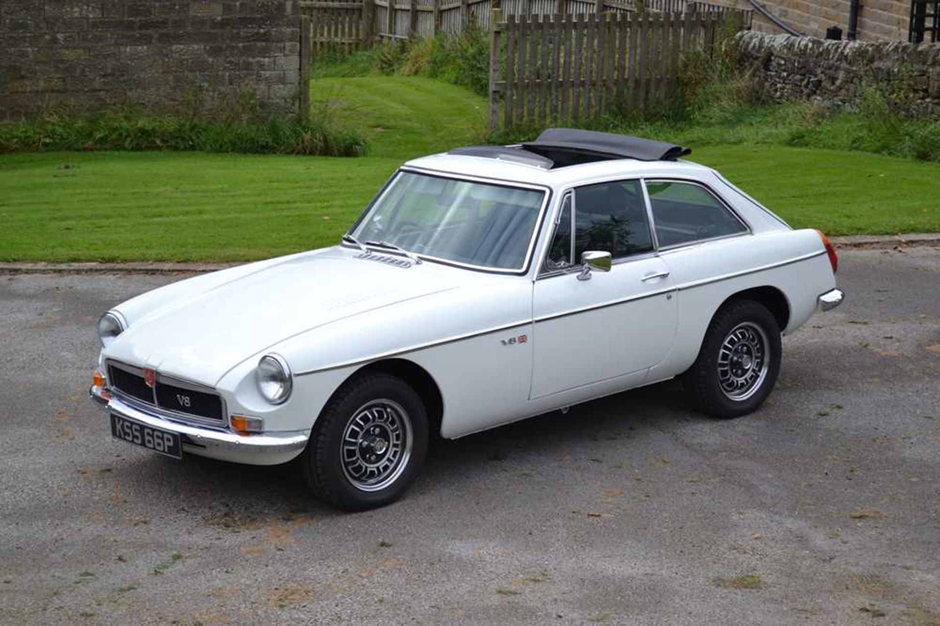 1975 MG B GT V8 Genuine Factory V8 Example - Image 7 of 50