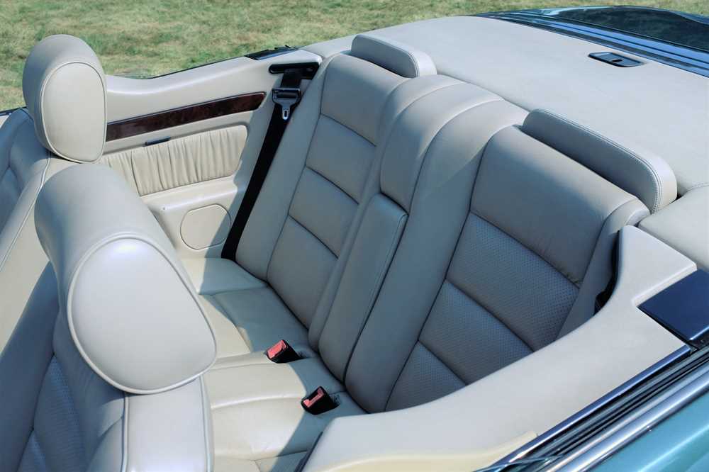 1995 Mercedes-Benz E220 Cabriolet - Image 10 of 21