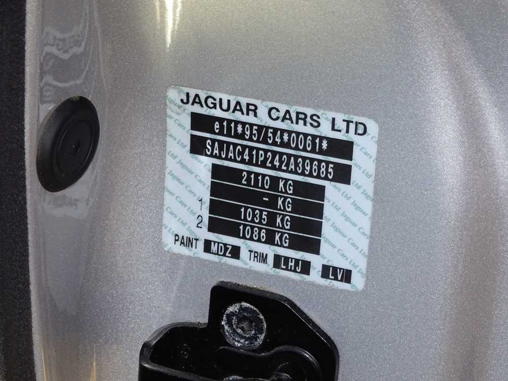 2004 Jaguar XK8 4.2 Coupe - Image 18 of 37