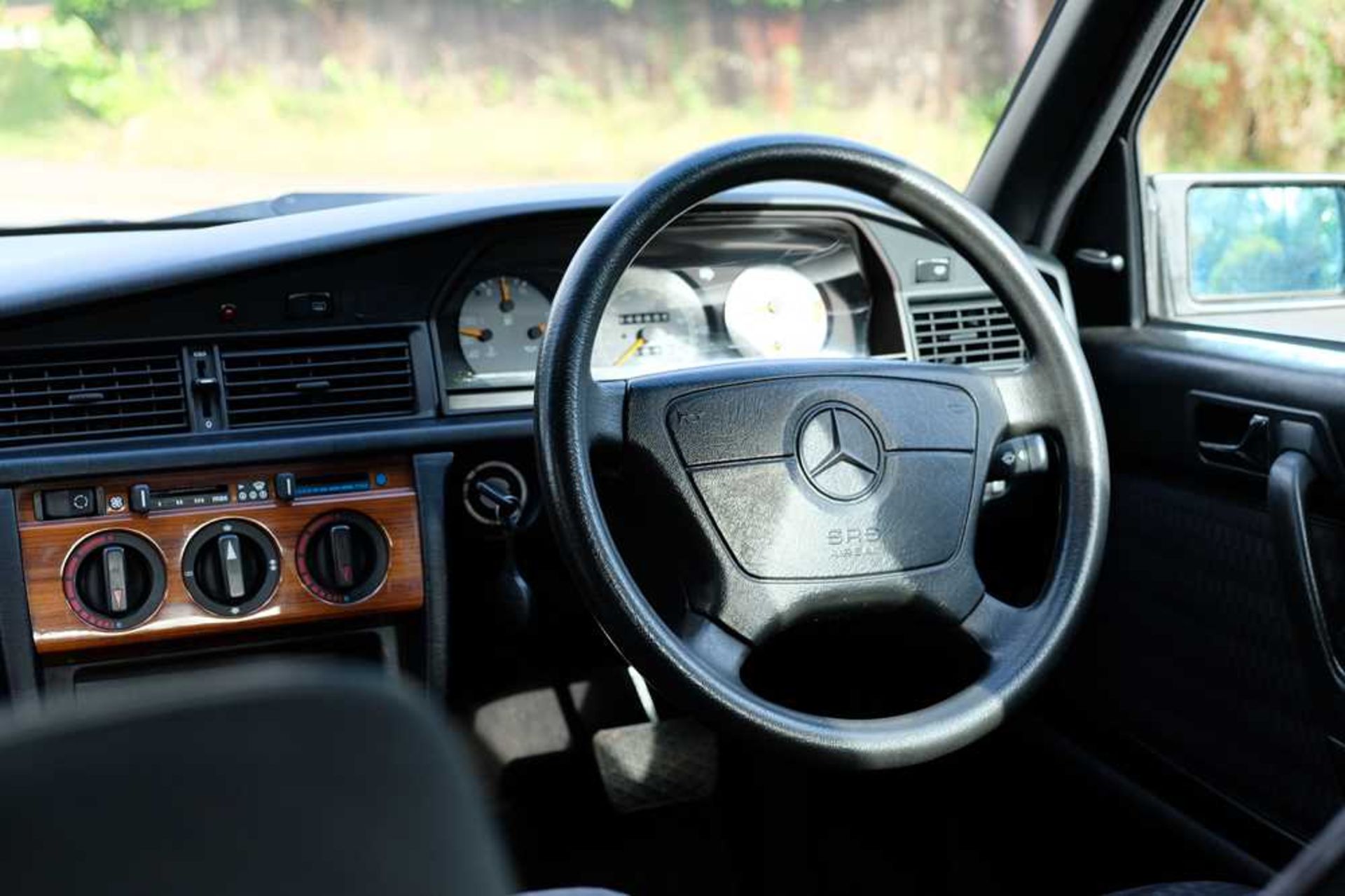 1992 Mercedes 190E 2.0 No Reserve - Bild 21 aus 89