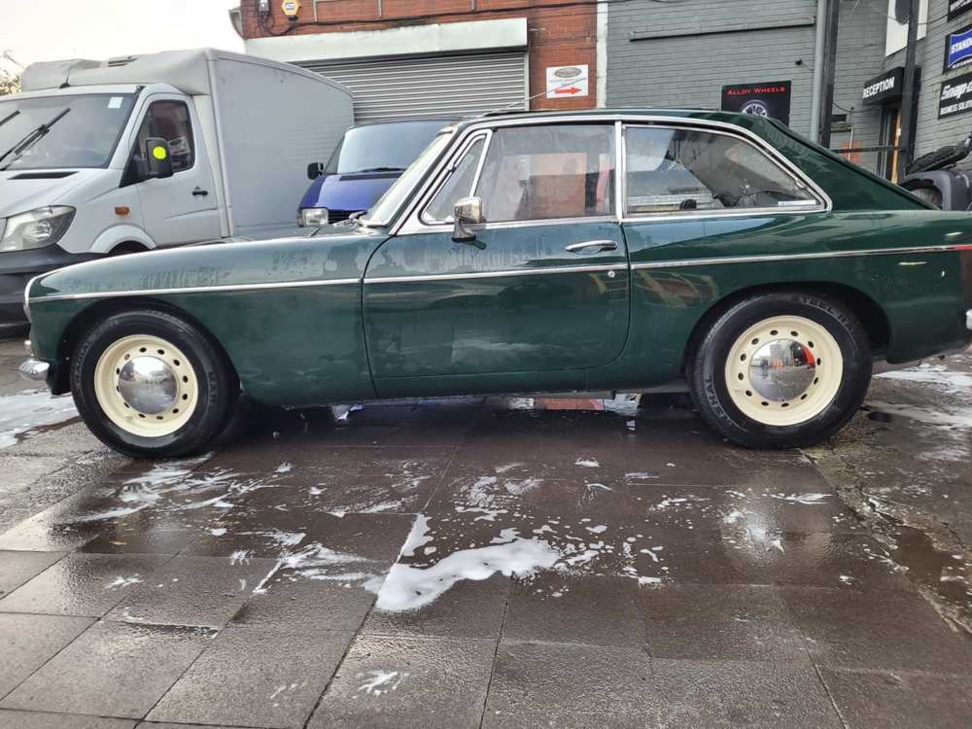 1966 MG B GT - Image 8 of 12