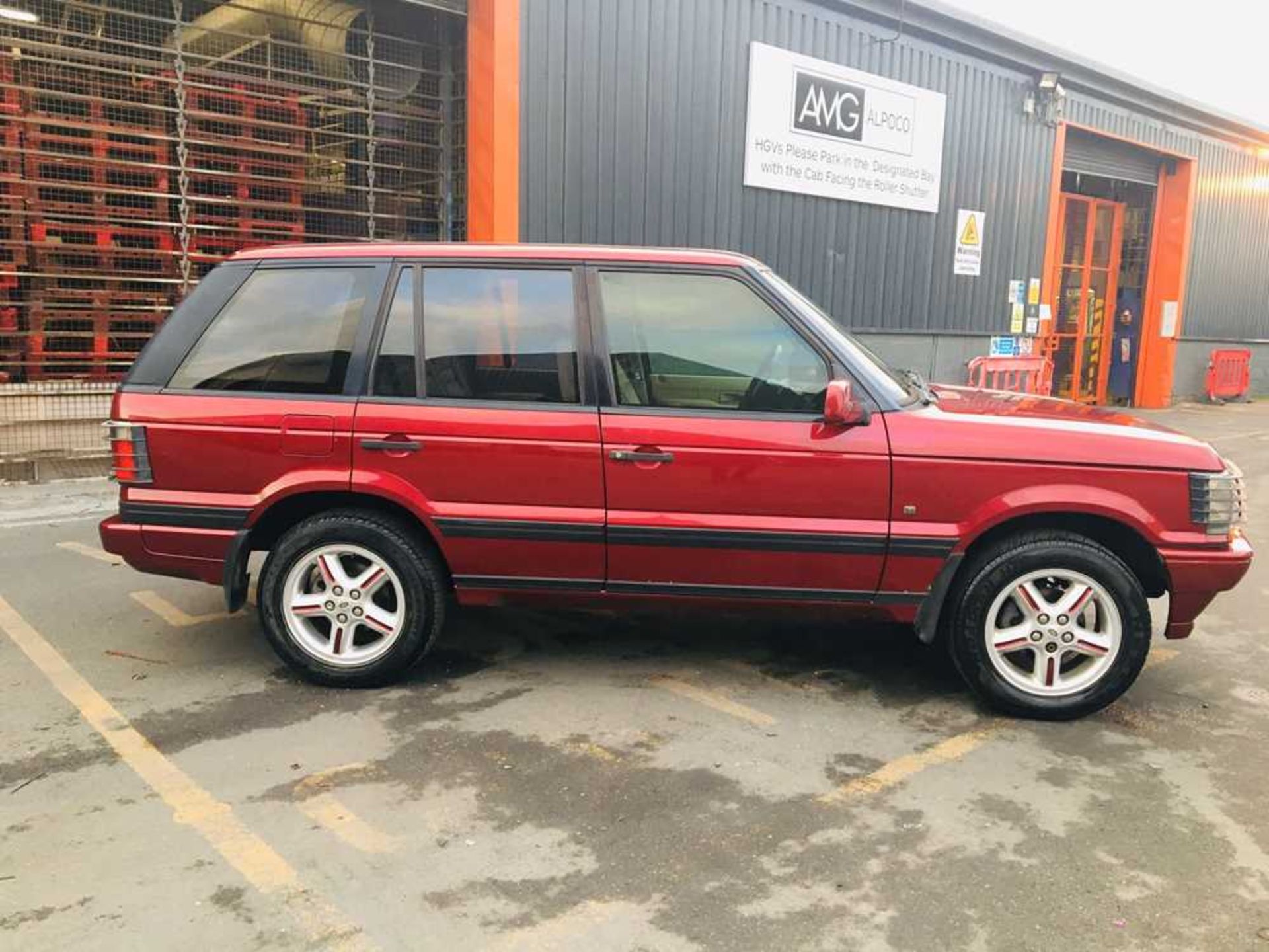 2001 Range Rover 2.5 TD Bordeaux One of just 200 UK-supplied limited edition 'Bordeaux' examples - Image 10 of 20