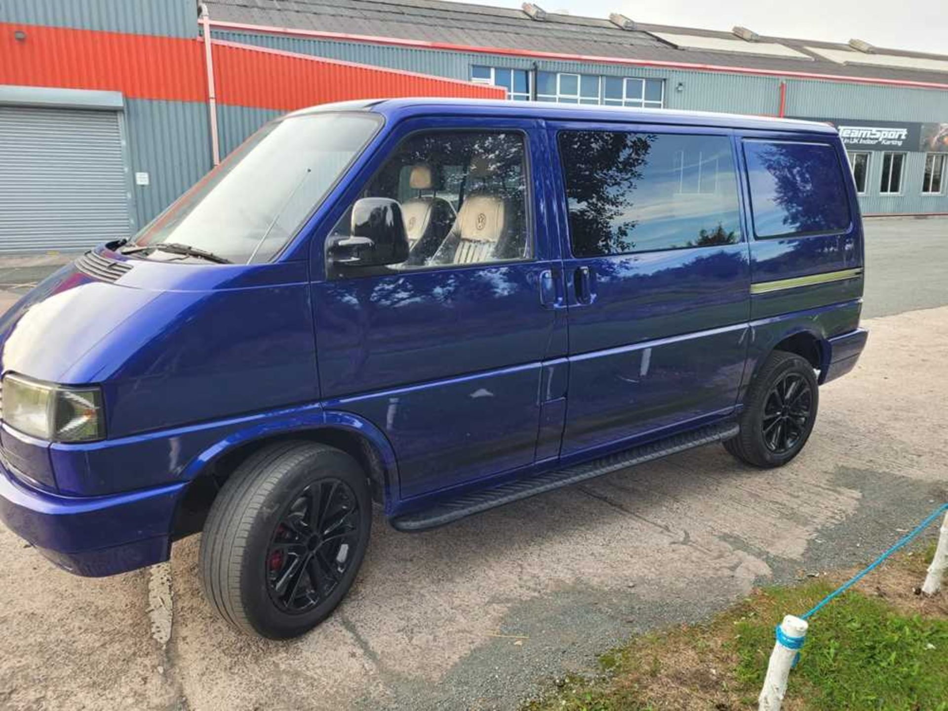 1993 Volkswagen Transporter (T4) 1.9D 800 Special Just one former keeper from new - Image 2 of 12