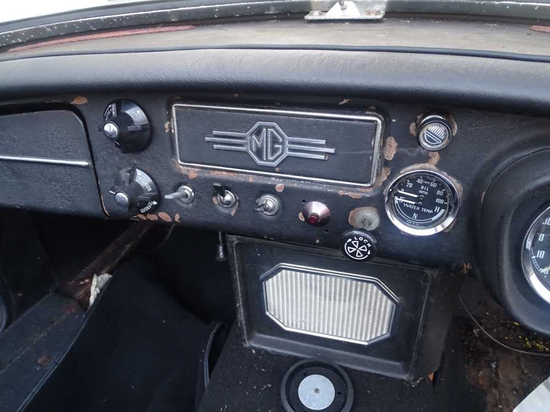 1971 MG B Roadster No Reserve - Image 31 of 41