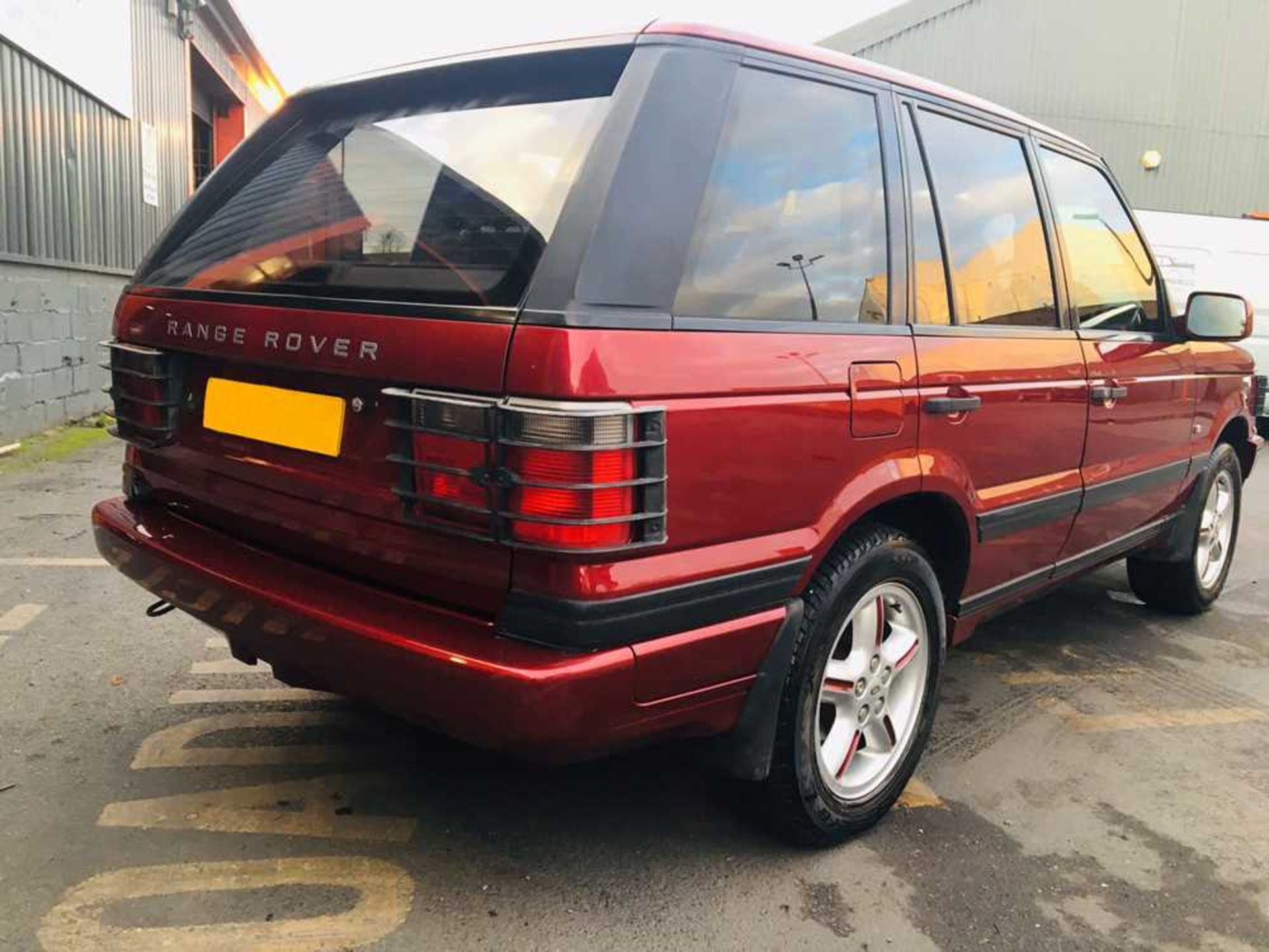 2001 Range Rover 2.5 TD Bordeaux One of just 200 UK-supplied limited edition 'Bordeaux' examples - Image 6 of 20