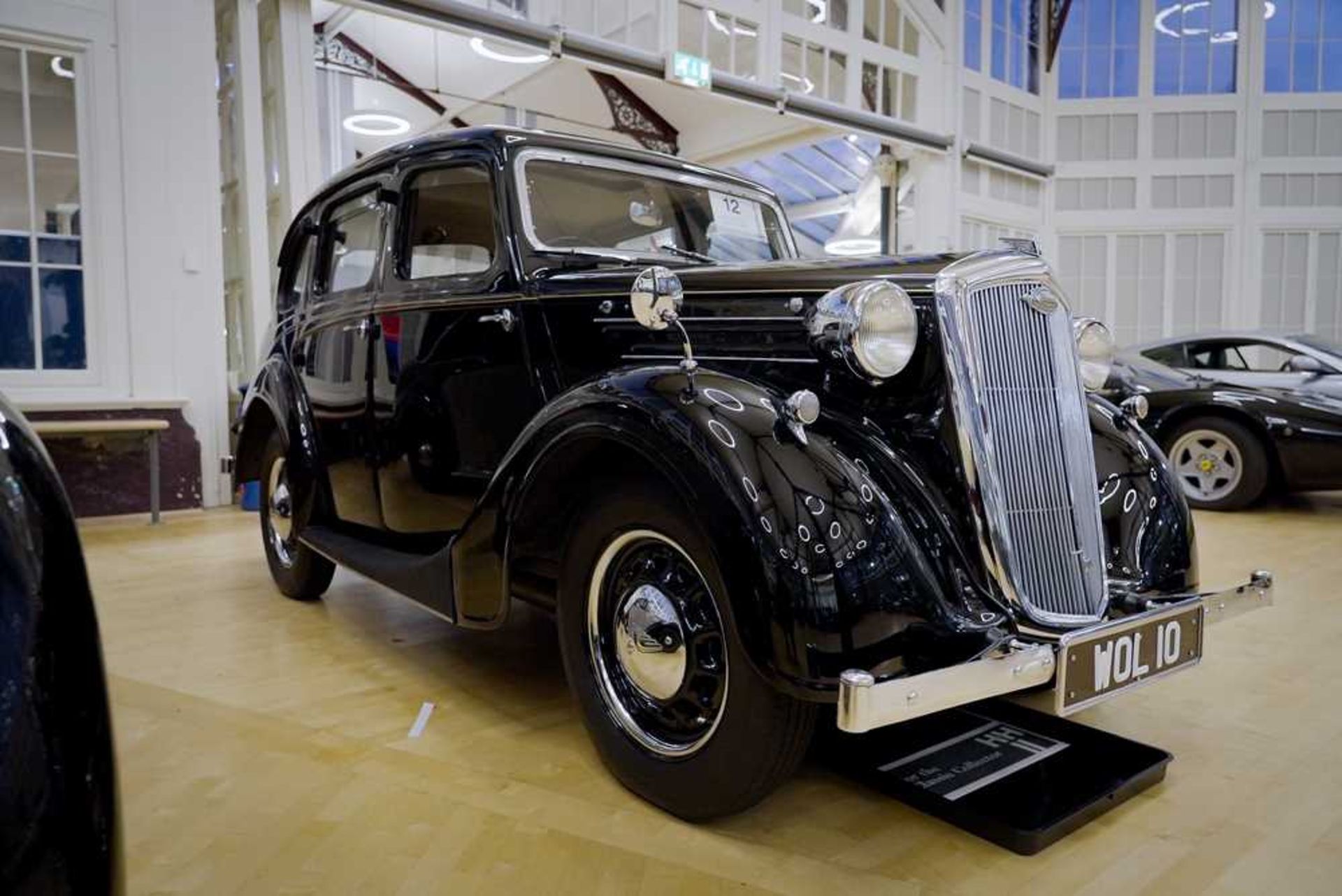 1947 Wolseley 10 Saloon - Image 4 of 73