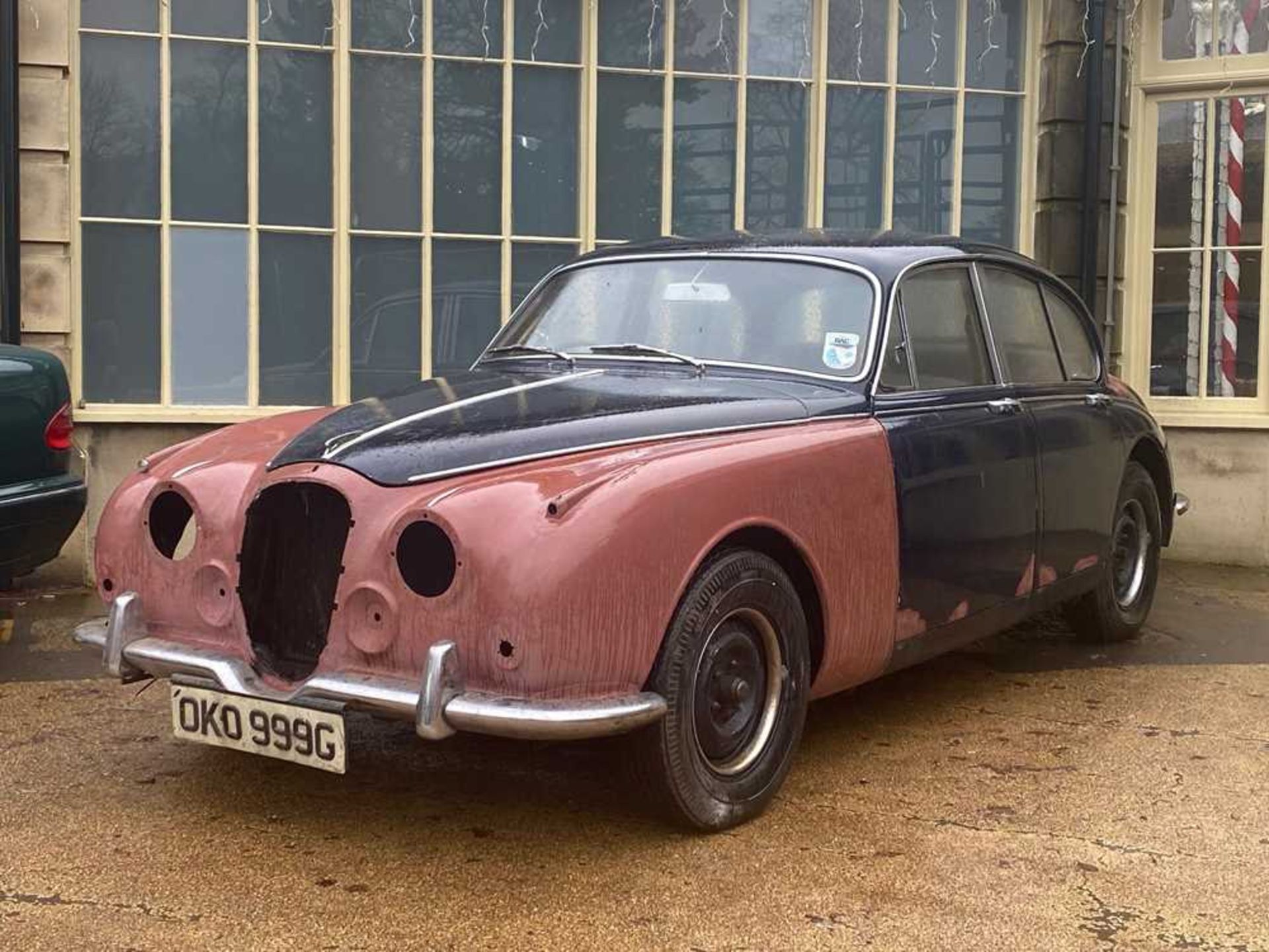 1968 Daimler V8-250 No Reserve