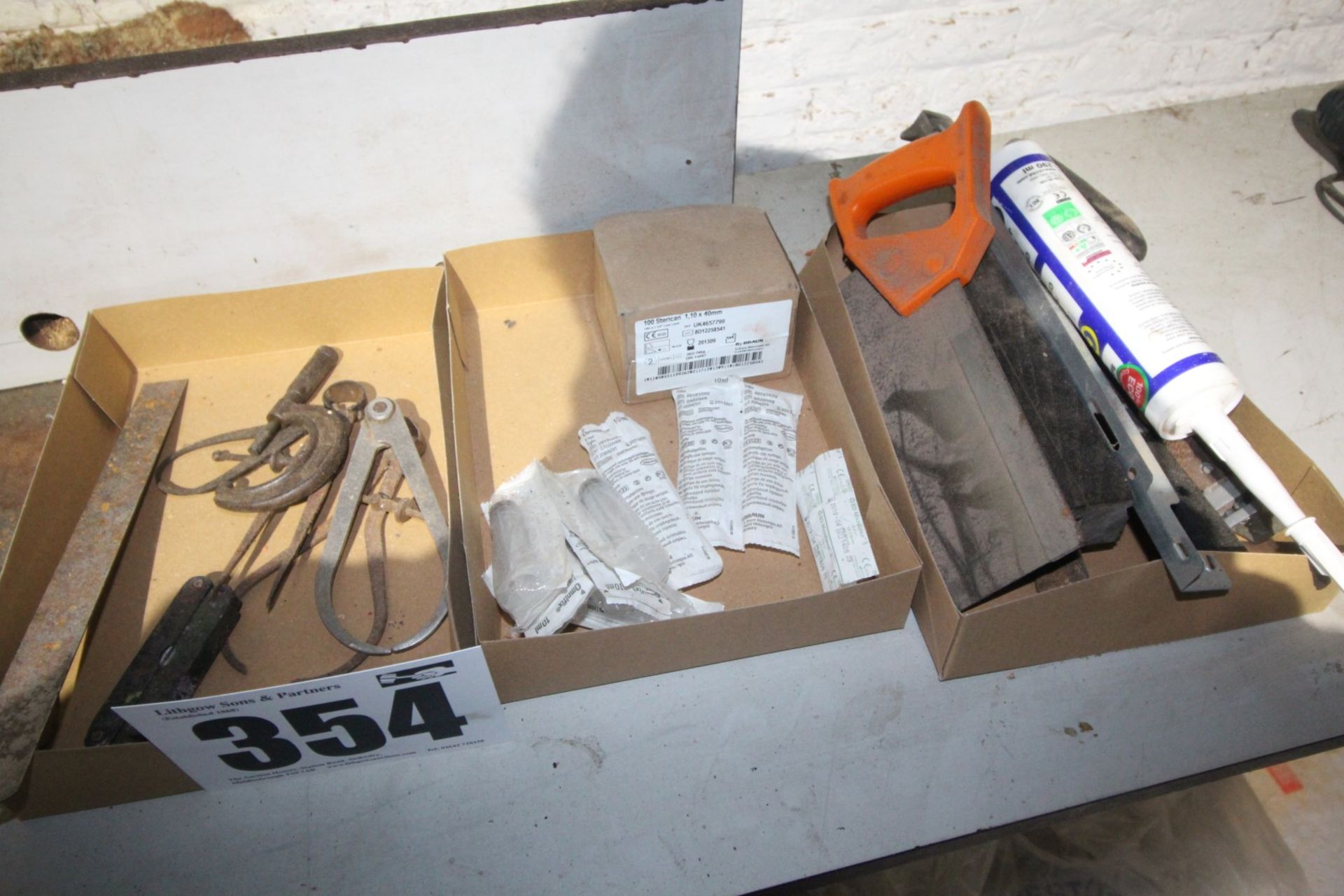 3x BOXES AND CONTENTS OF WOODEN PLANE MOULDS, SCRIBES, ETC