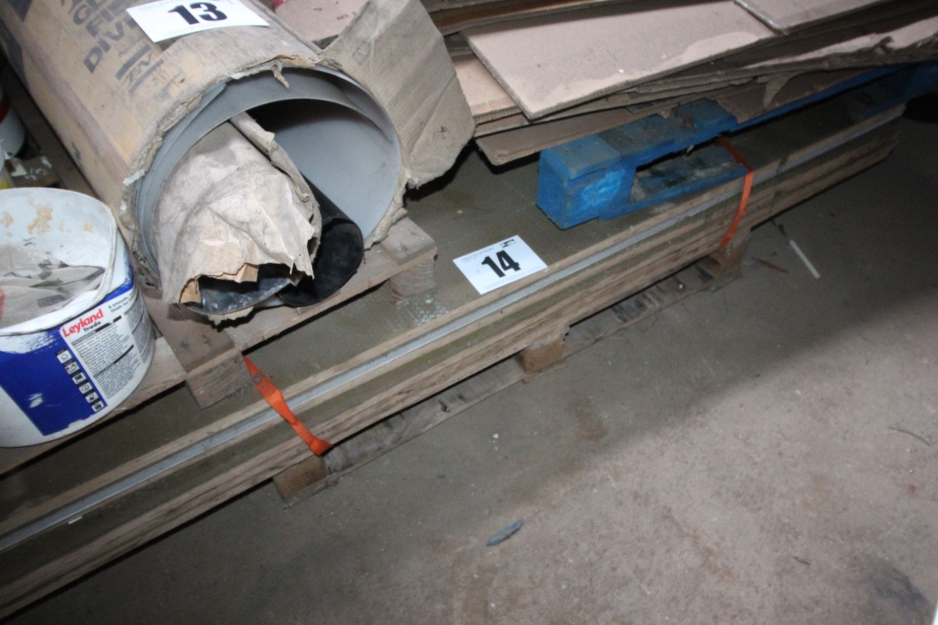 CONTENTS ON BOTTOM PALLET OF PLYBOARD SHEET, 28MM THICK x 87" x 50". FORKLIFT CHARGE £8