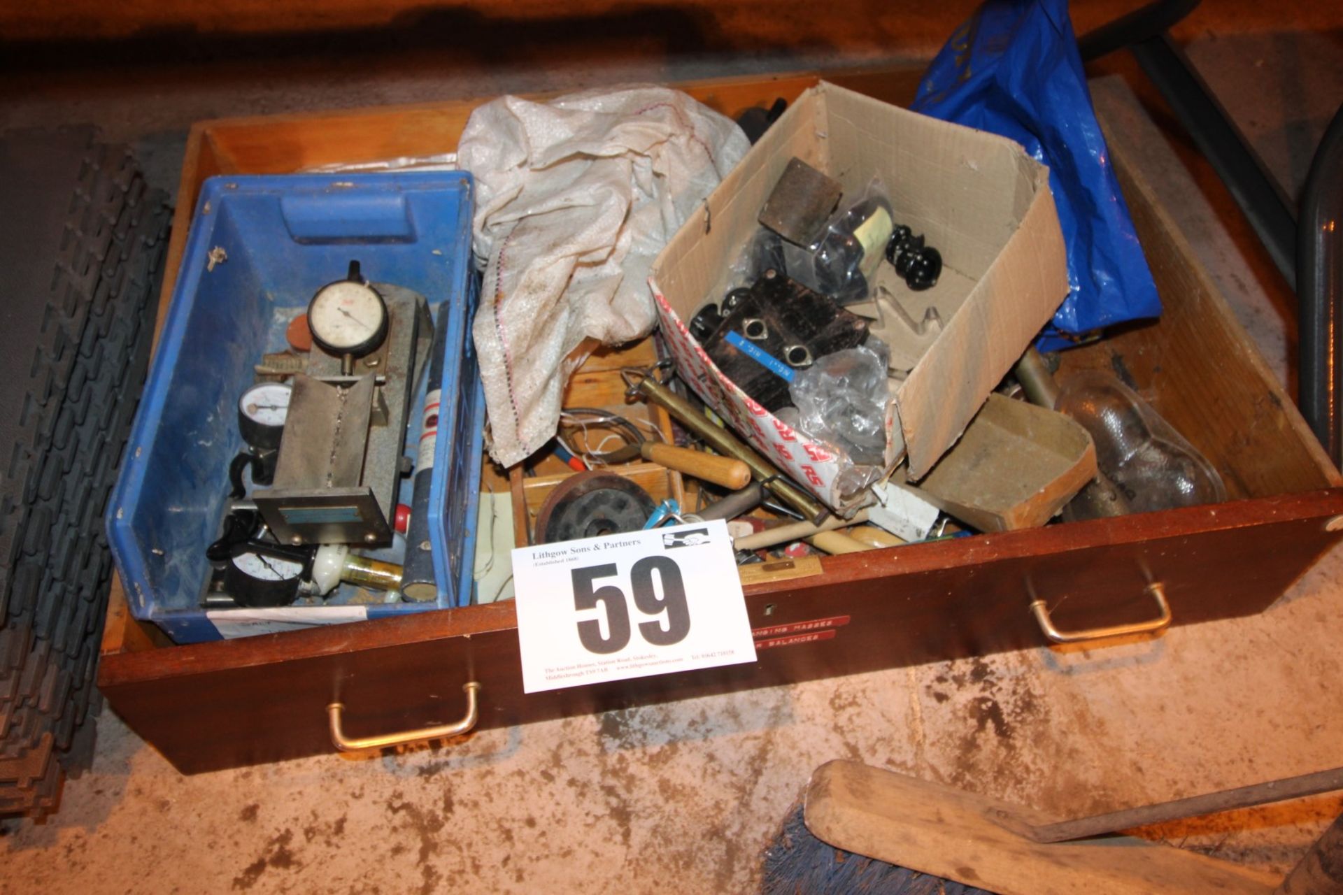 WOODEN BOX AND CONTENTS MISC. MEASURING DEVICES, FISHERMAN SCALES ETC.