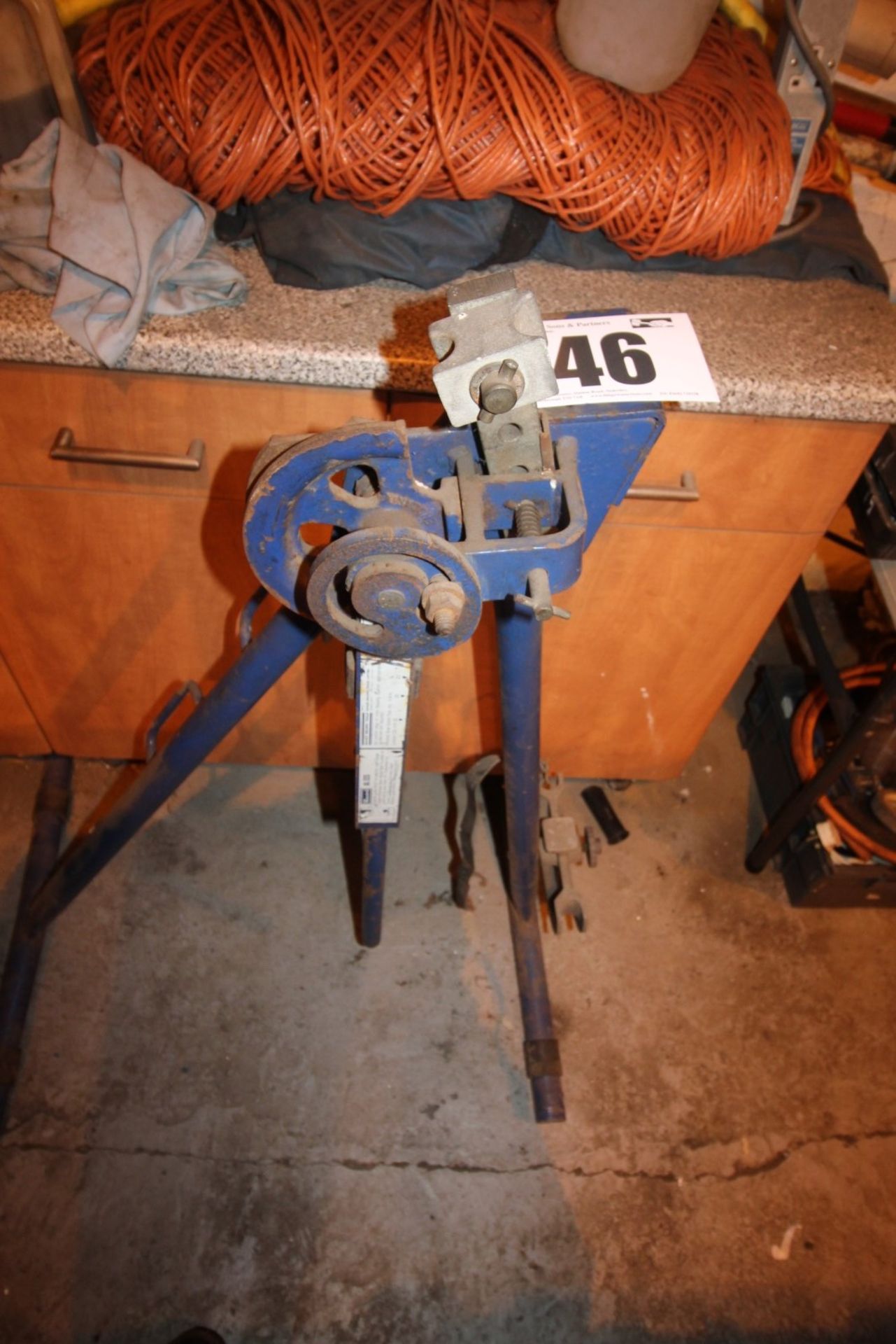 FLOOR STANDING RECORD TUBE BENDER WITH 2 FORMS