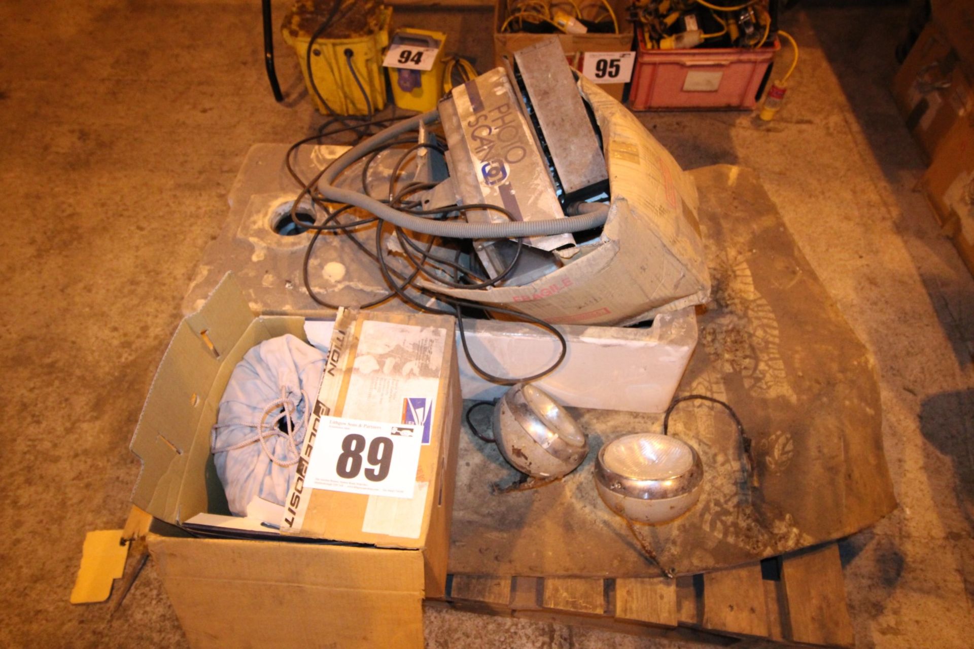 CONTENTS ON PALLET HEAVY BELFAST SINK APPROX. 3FT, SPECIALIST HELMET, SPOT LAMPS AND MISC.