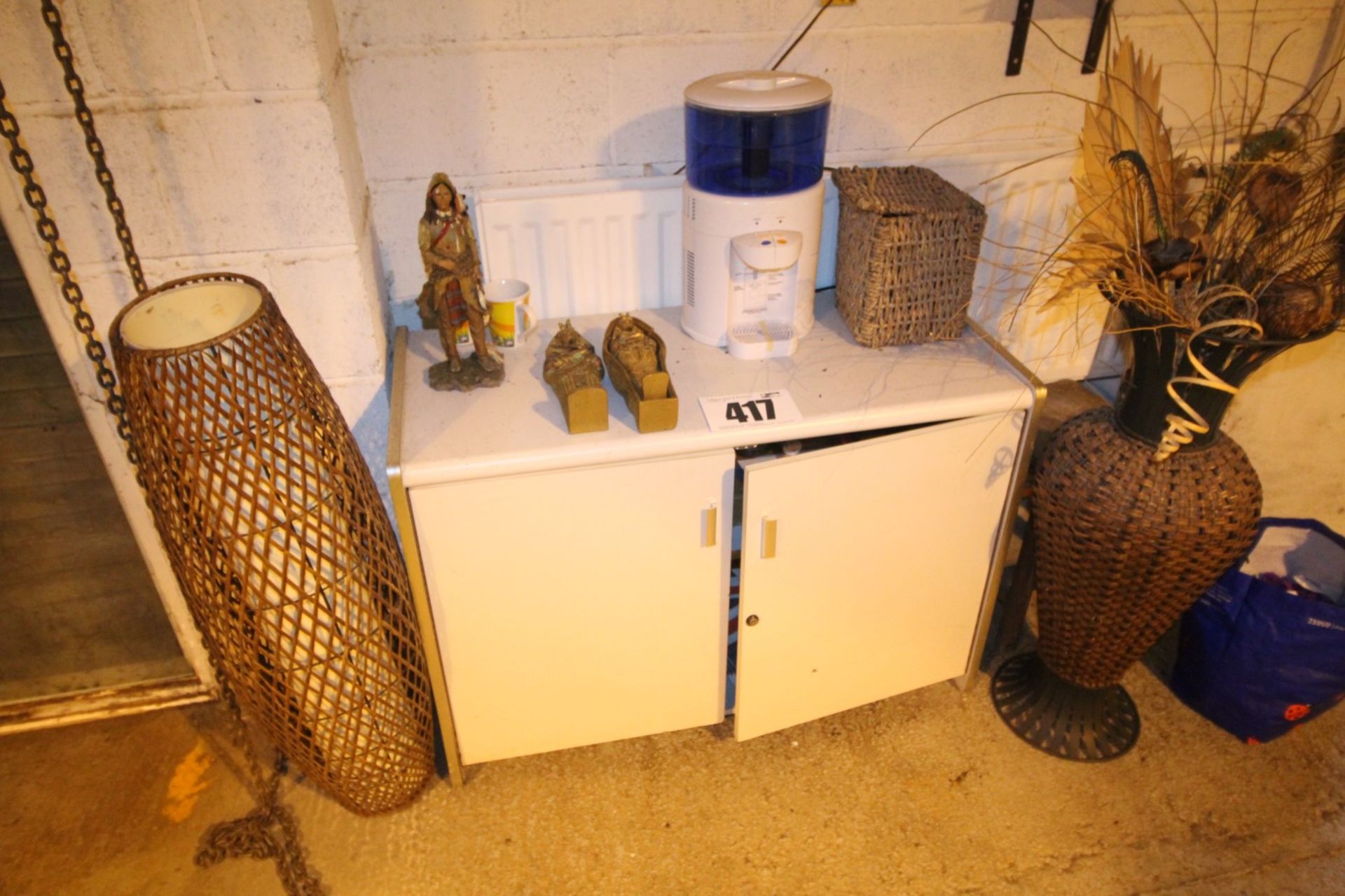 MISCELLANEOUS LOT INCLUDING ORNAMENTS, 2x WICKER VASES, LIGHT GREY DOUBLE DOORED CUPBOARD, AND 12"