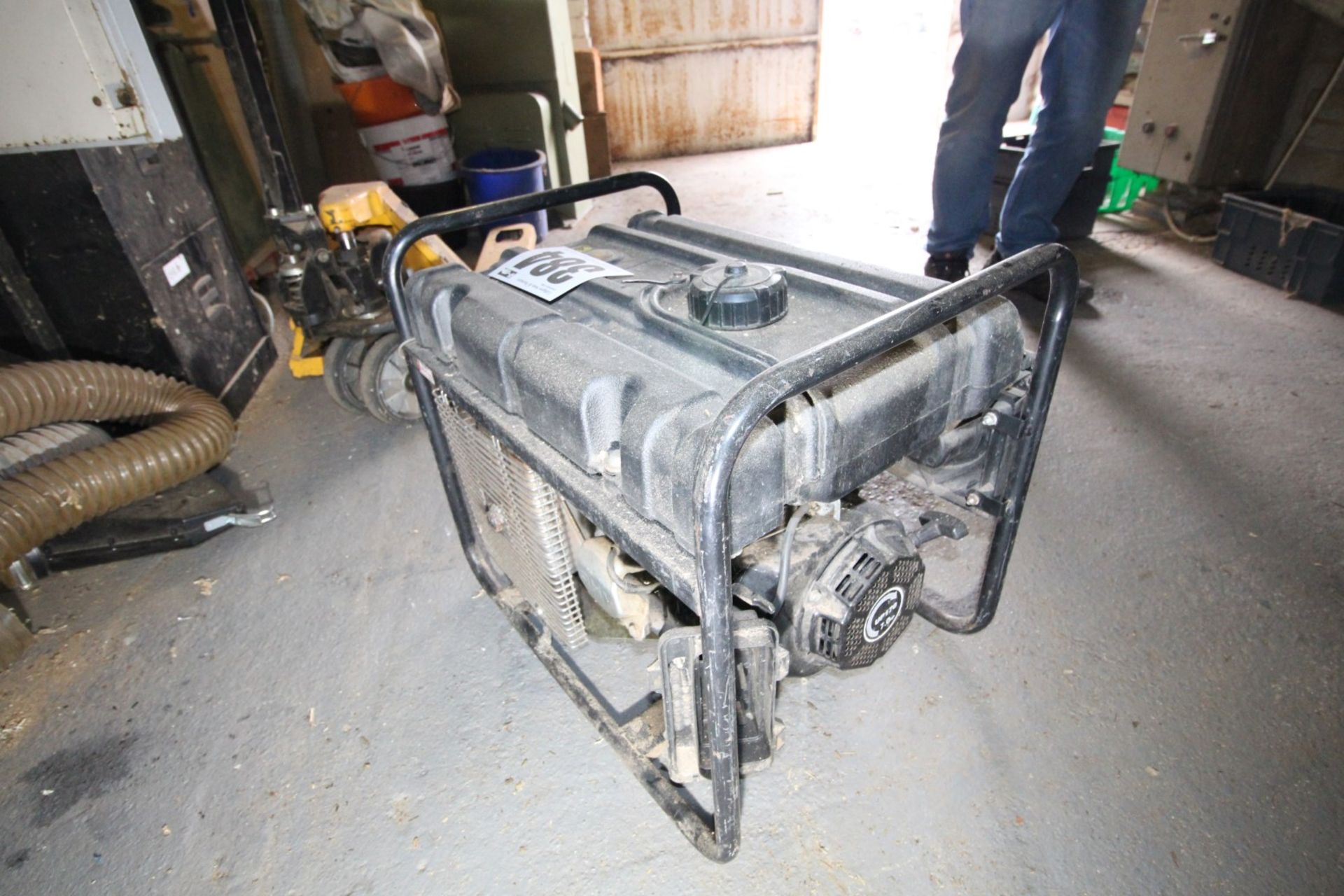 PRO-USER. 3KW, PETROL ENGINED, PORTABLE GENERATOR - Image 3 of 3