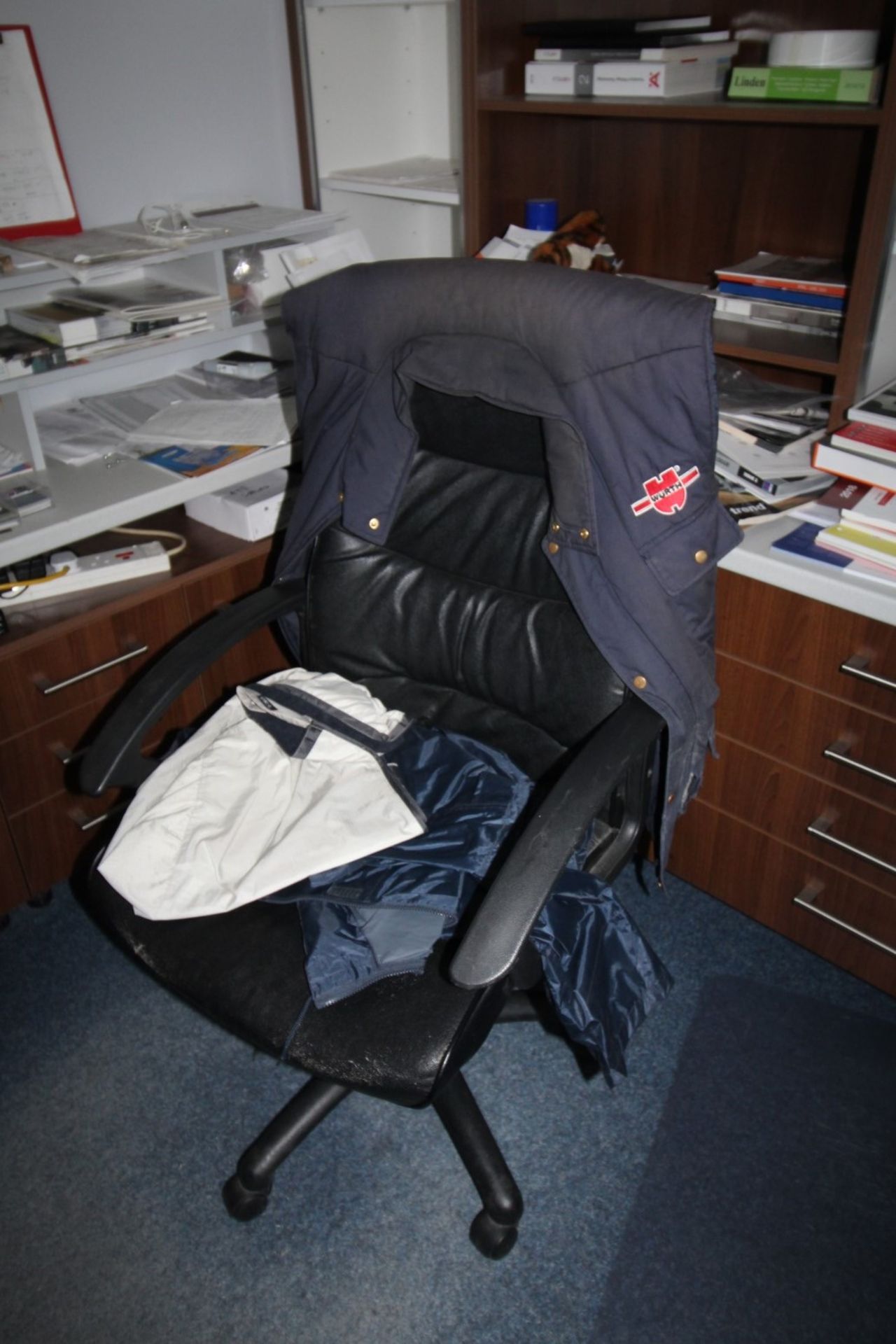 7 SWIVEL CHAIRS INC. 2 BLACK HIGHBACK, 3 GREEN TYPISTS, 1 BLUE HIGHBACK & 1 RED HIGHBACK - Image 5 of 5