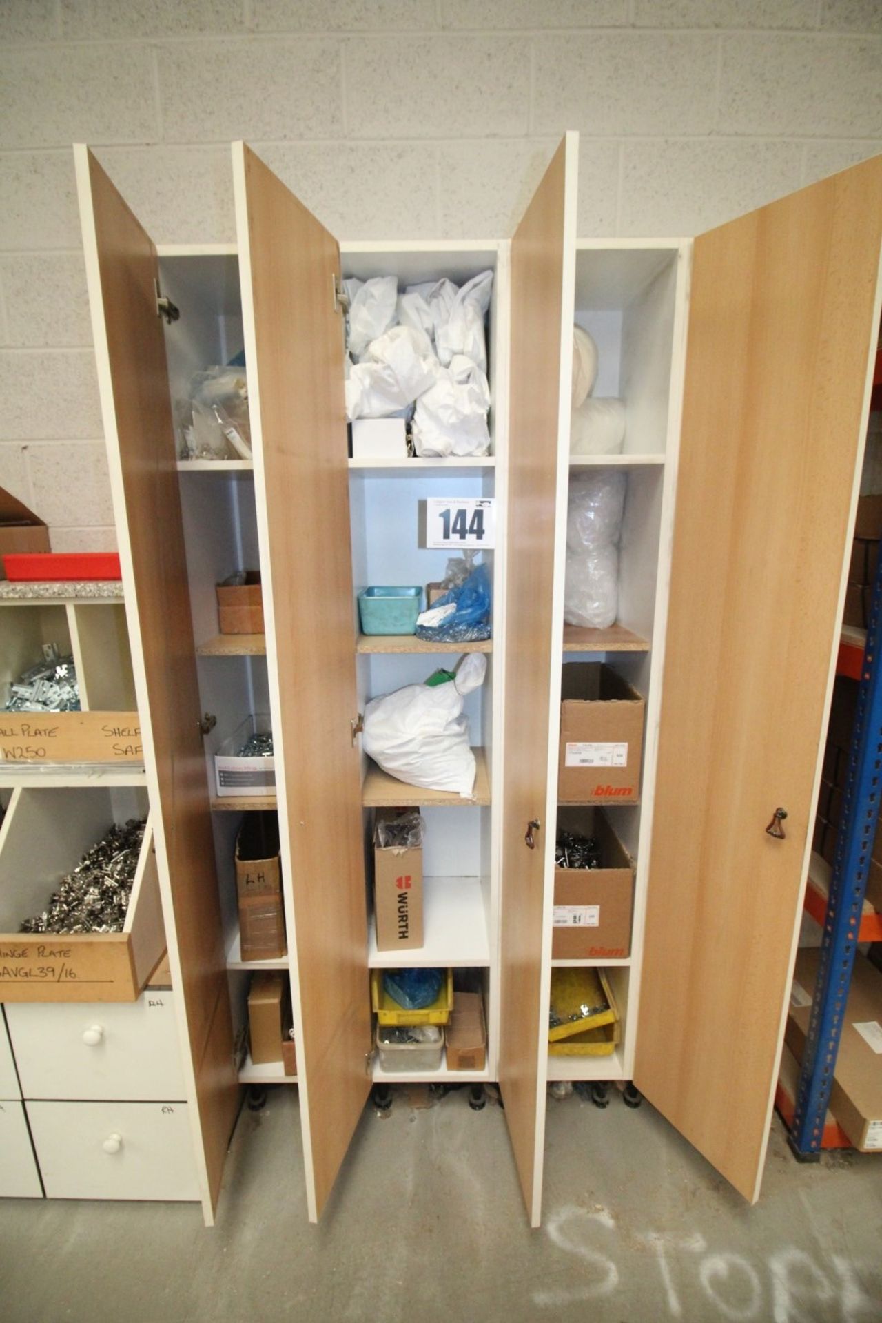 4x 8FT TALL SINGLE DOORED CABINETS & CONTENTS OF HARDWARE INC. KITCHEN HINGES, FIXINGS & PLATES