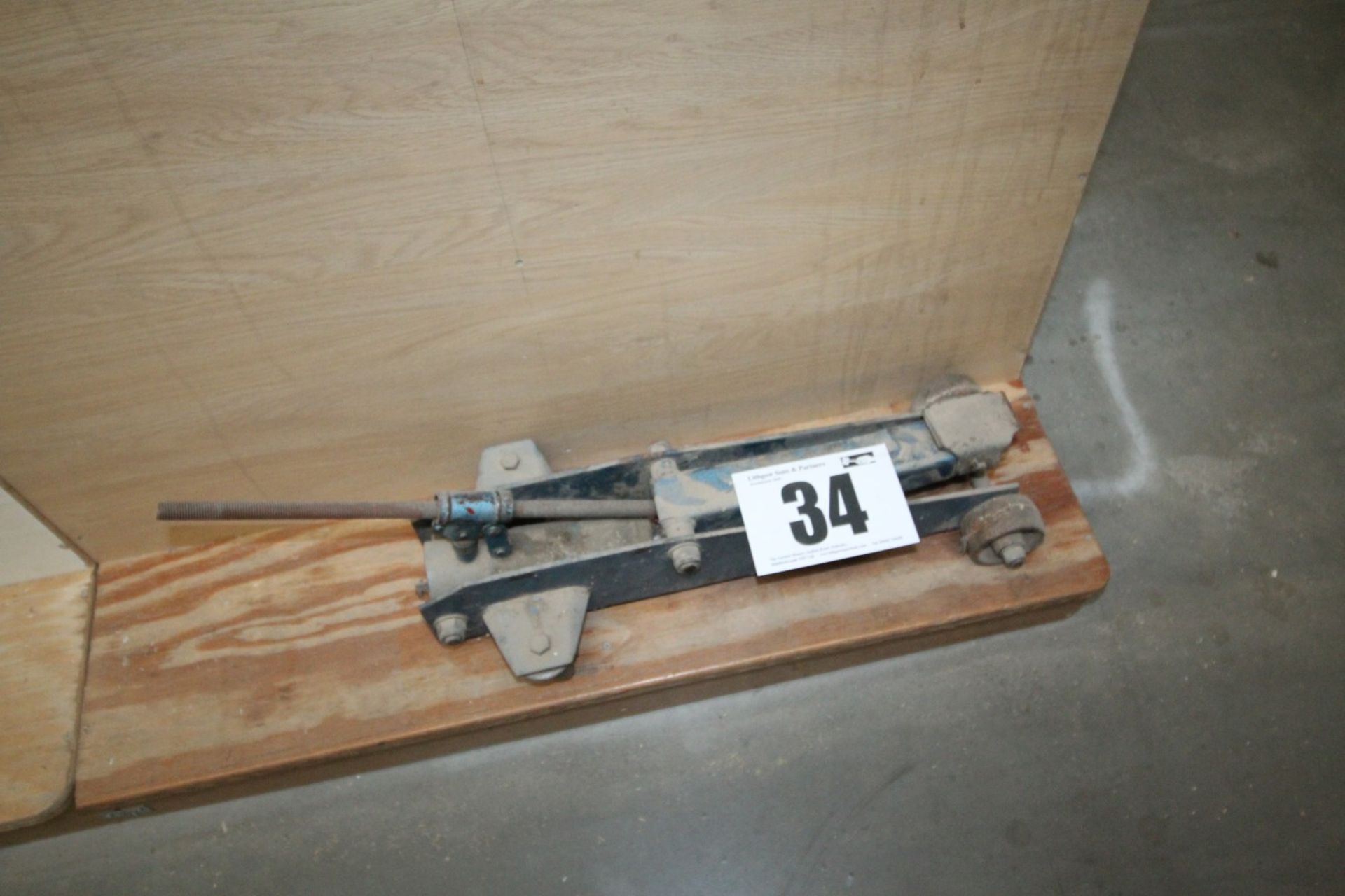 HYDRAULIC TROLLEY JACK