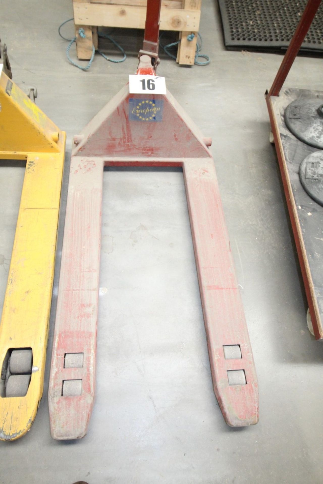 RED PAINTED HYDRAULIC PALLET TROLLEY