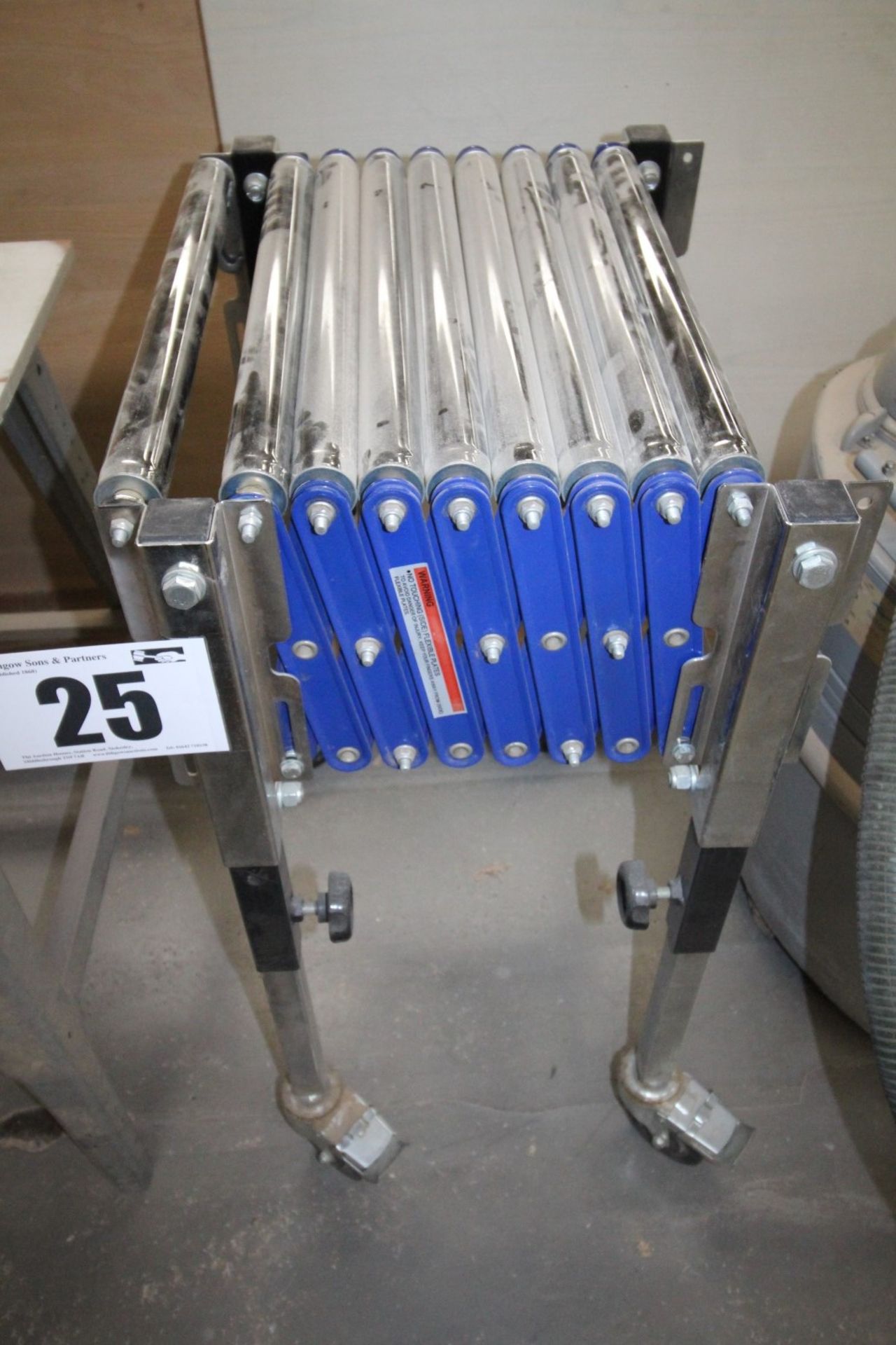 APPROX. 20INCH WIDTH EXPANDING ROLLER CONVEYOR ON CASTORS