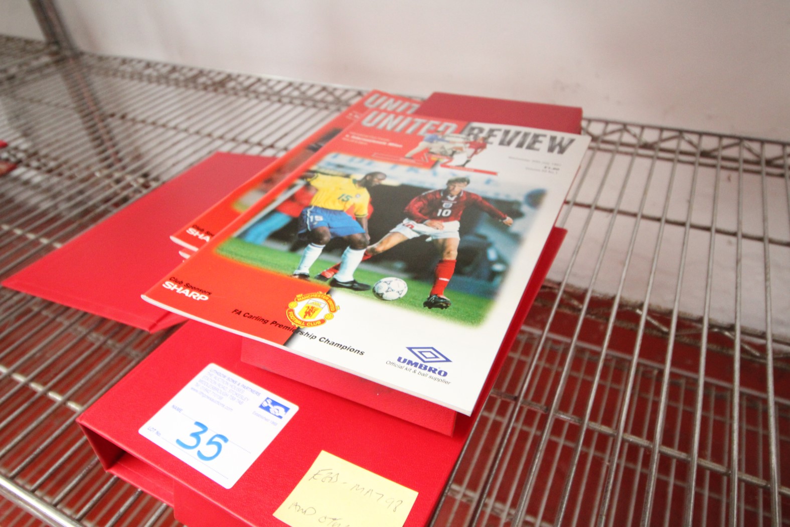 2x RED MANCHESTER UNITED MATCH DAY PROGRAM FOLDERS AND CONTENTS OF PROGRAMS, SEASON 1997 / 98 - Image 2 of 2