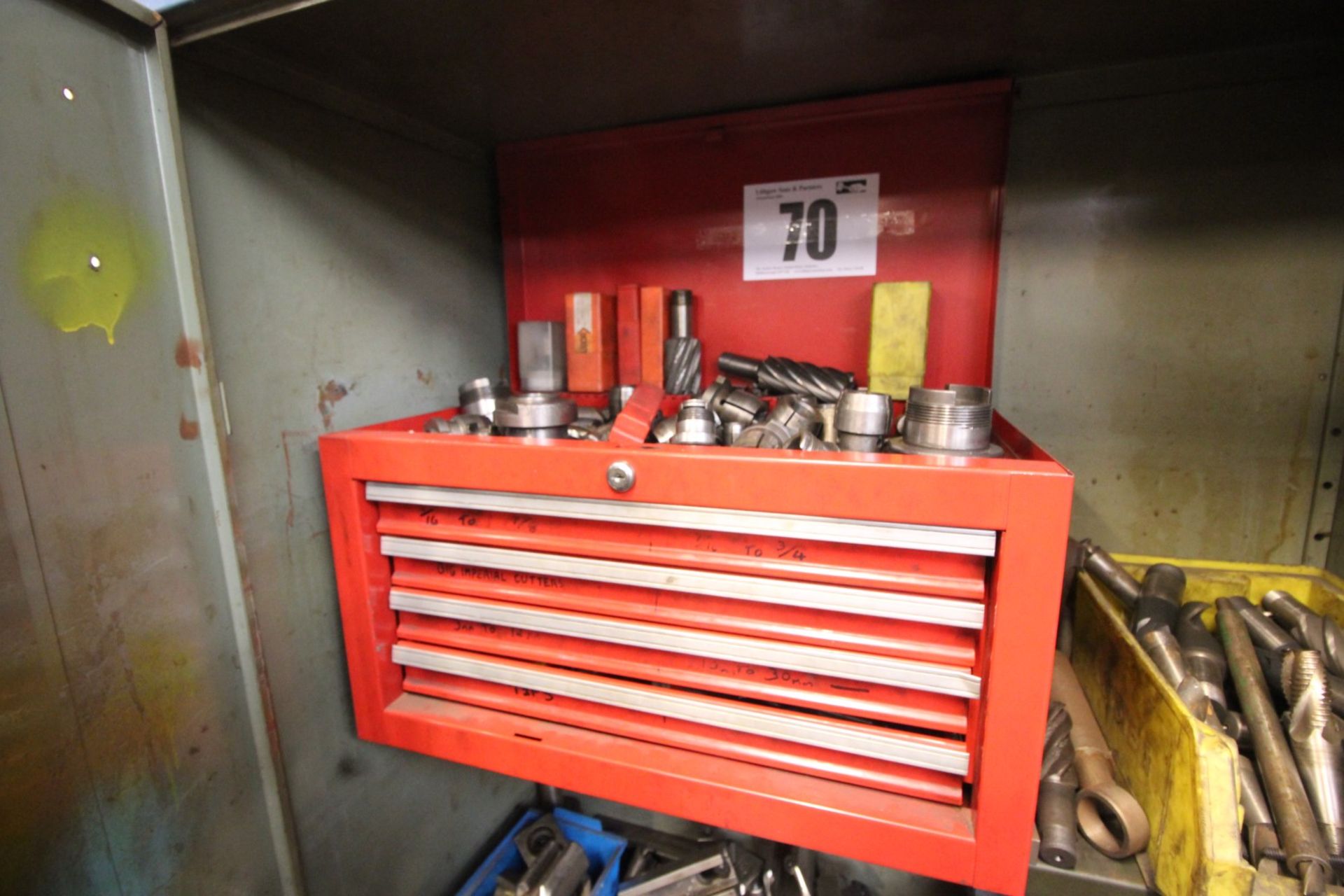 RED 4-DRAWER TOOL BOX & CONTENTS OF MILLING CUTTERS