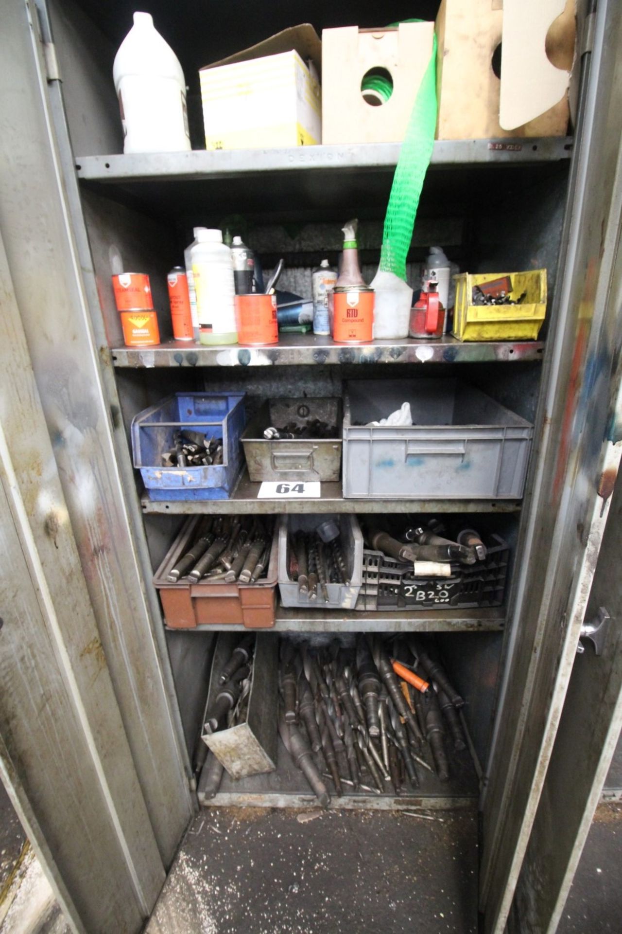 7FT DOUBLE DOORED CUPBOARD & CONTENTS OF LUBRICANTS & TAPERSHANK DRILL BITS