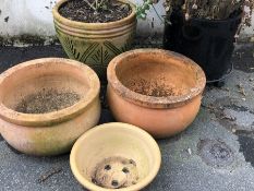 Collection of pots to include Terracotta