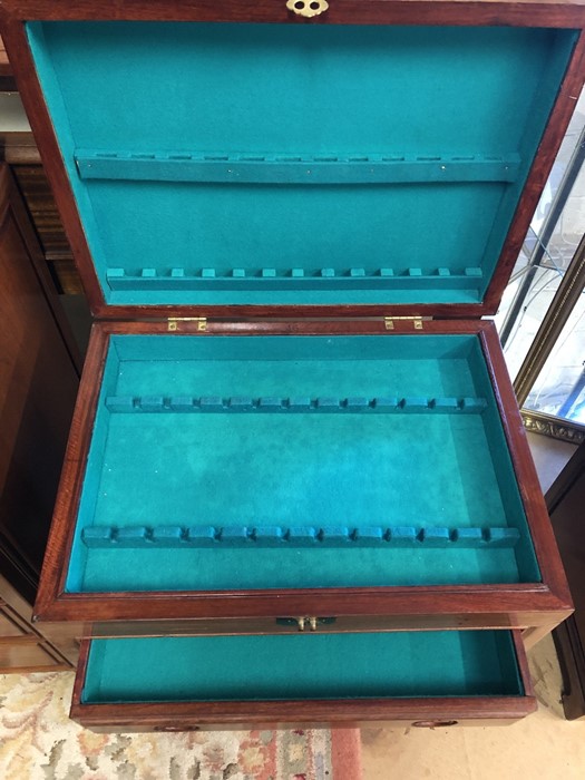 Imported Chinese rosewood cutlery stand, upper lid to cutlery compartment, four drawers and small - Image 3 of 4