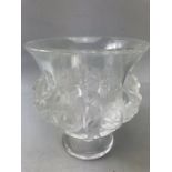 Renee LALIQUE Dampierre Vase: A signed Renee' Lalique glass posy vase depicting birds