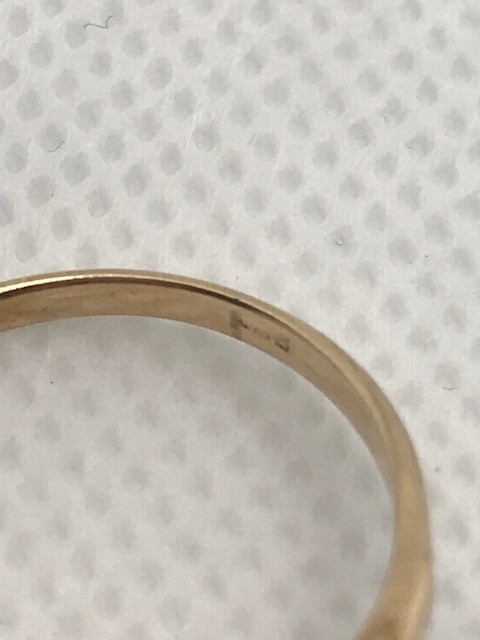 Three 9ct Gold rings - Image 3 of 5