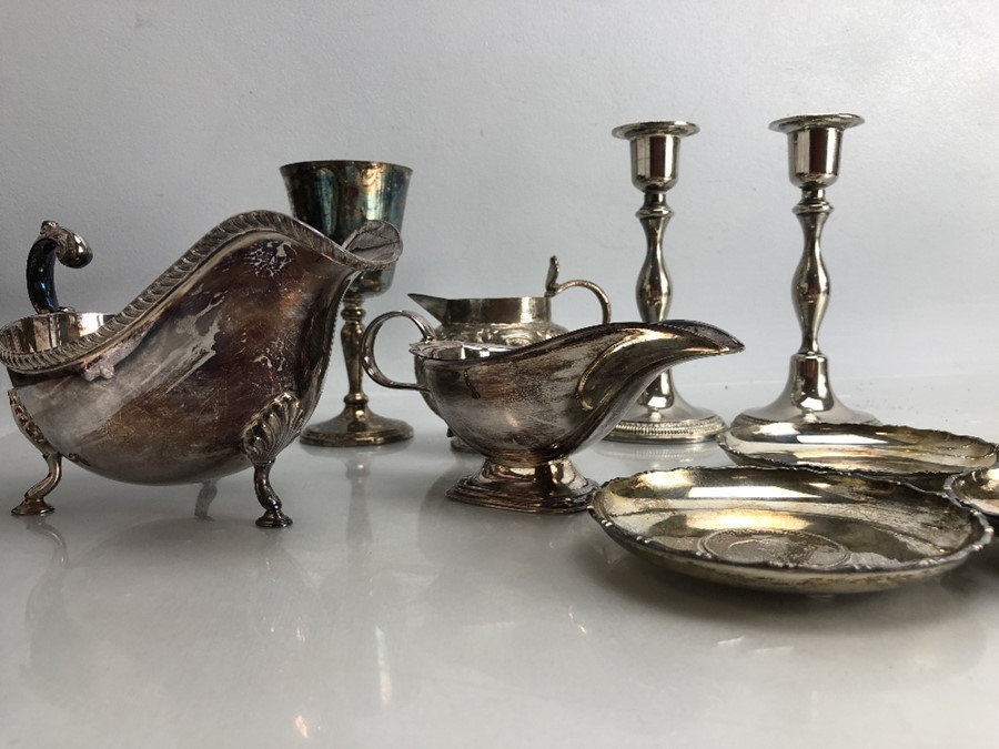 Collection of Silver plated items to include a pair of candlesticks, sauce boats, pin dishes etc... - Image 7 of 8