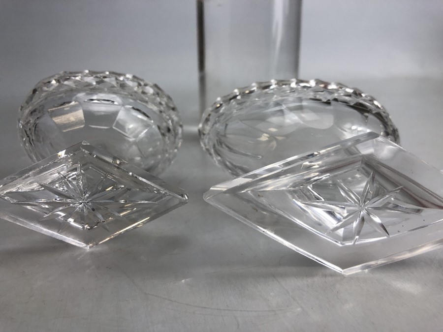 Two Glass Georgian boat shaped salts on stepped bases - Image 7 of 7