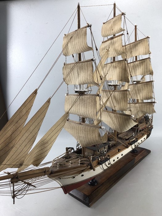 Wooden scale model of a three mast clipper 'Siglo XIX' displayed on a plinth. Length approx 85cm - Image 11 of 12